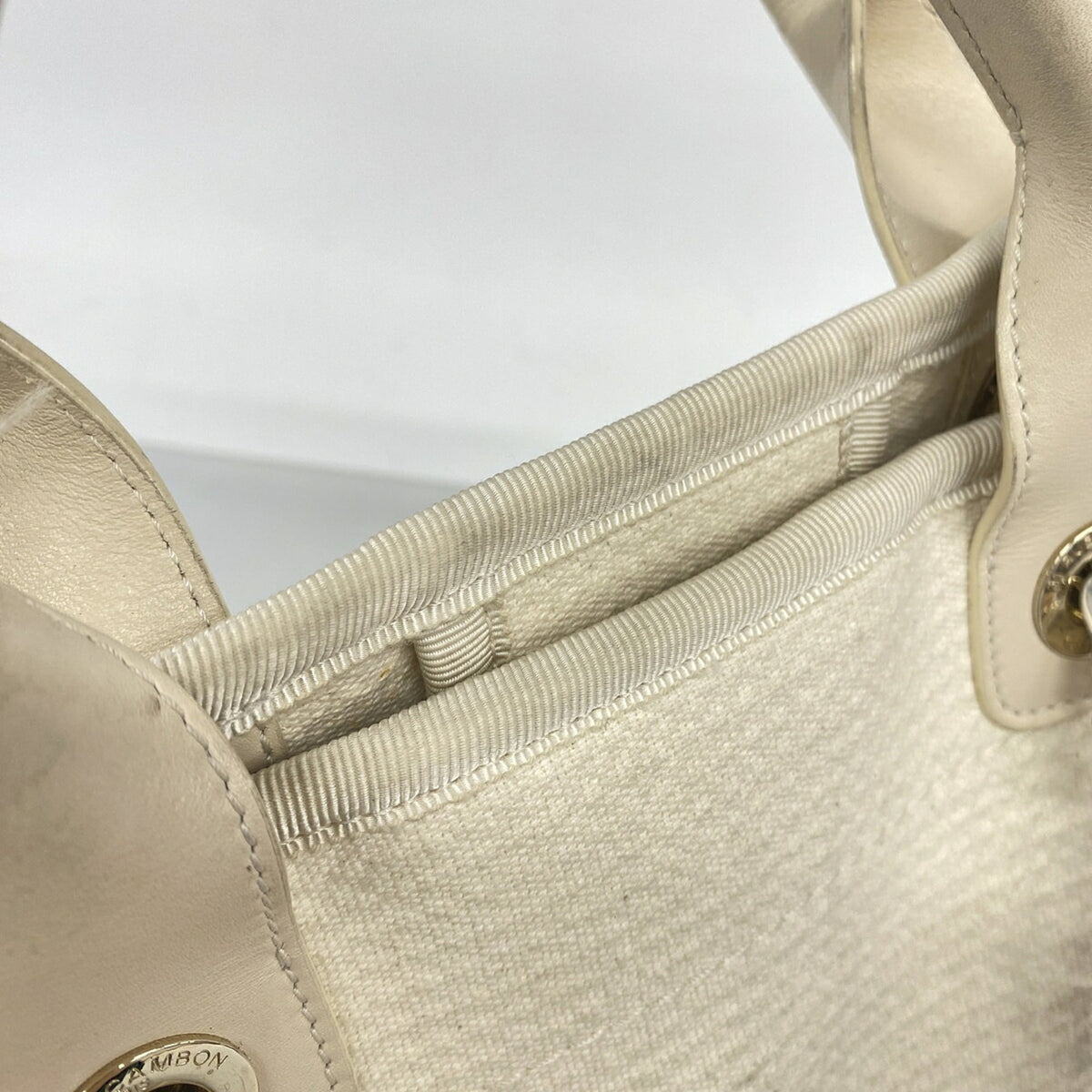 Chanel White Canvas Tote Bag (Pre-Owned)
