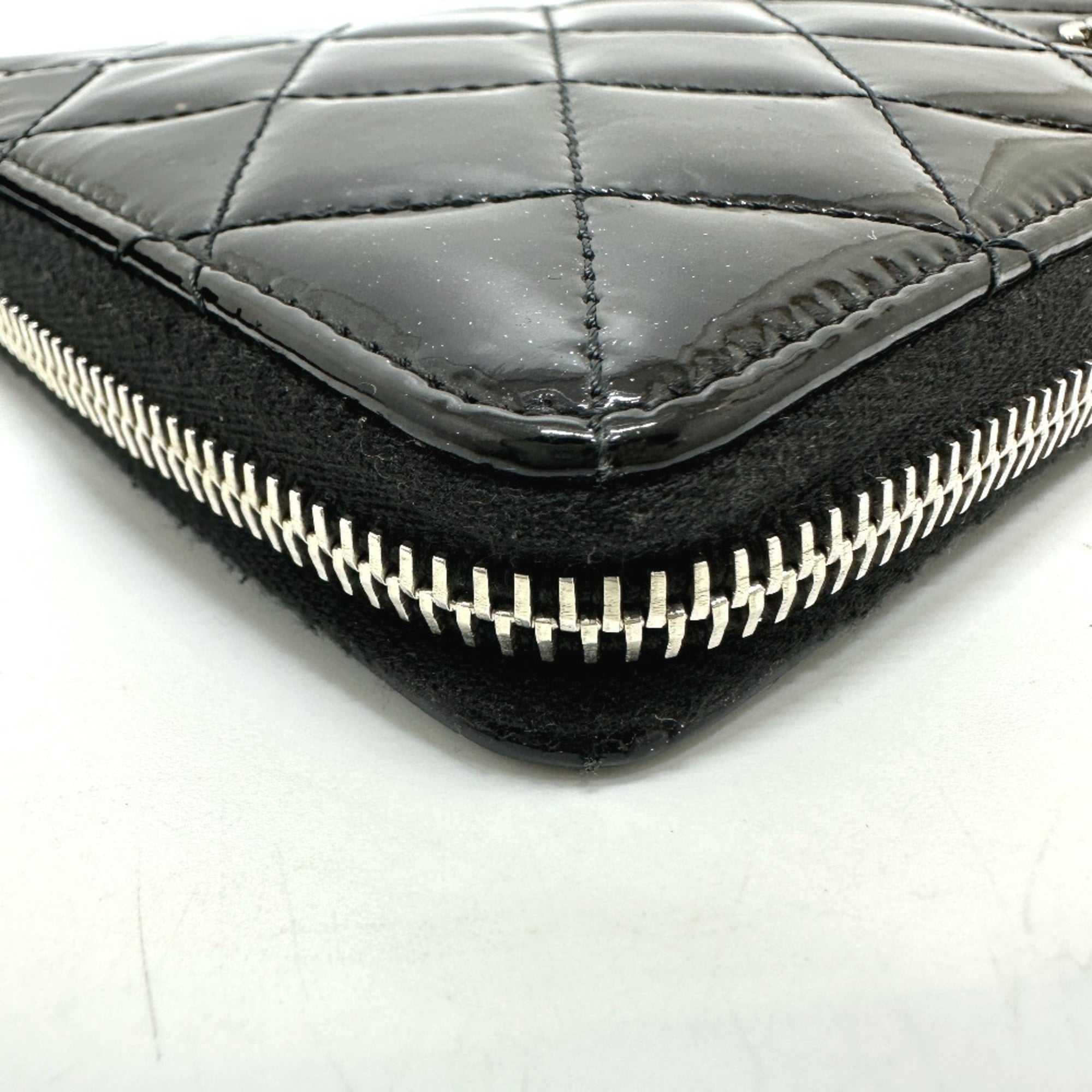 Chanel Black Leather Long Wallet (Bi-Fold) (Pre-Owned)