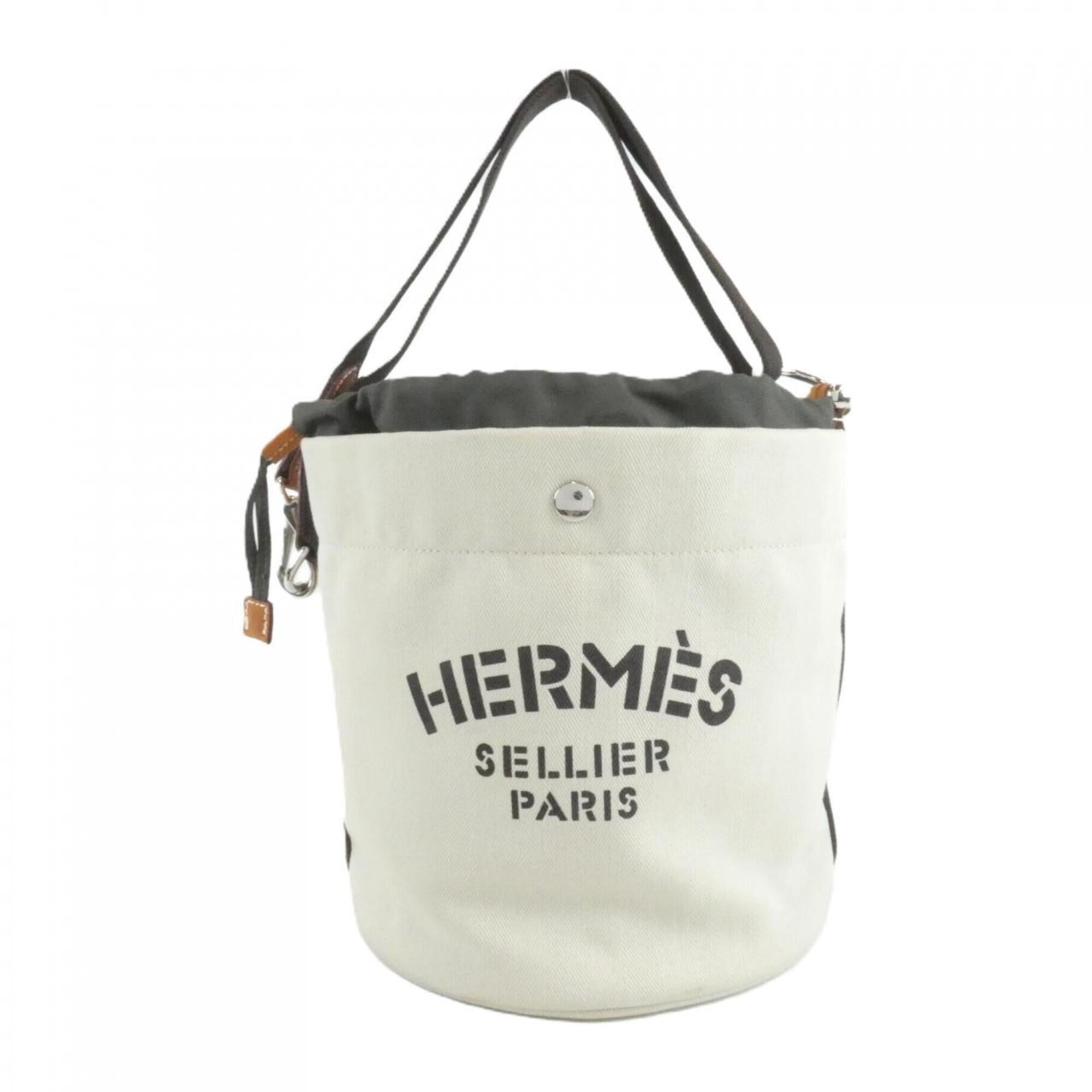 Hermes White Toile Chevron Shoulder Bag (Pre-Owned)