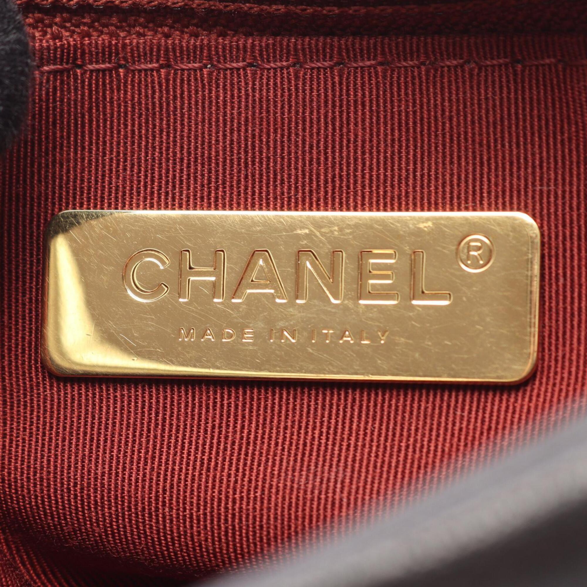 Chanel Black Leather Handbag Shoulder Bag (Pre-Owned)