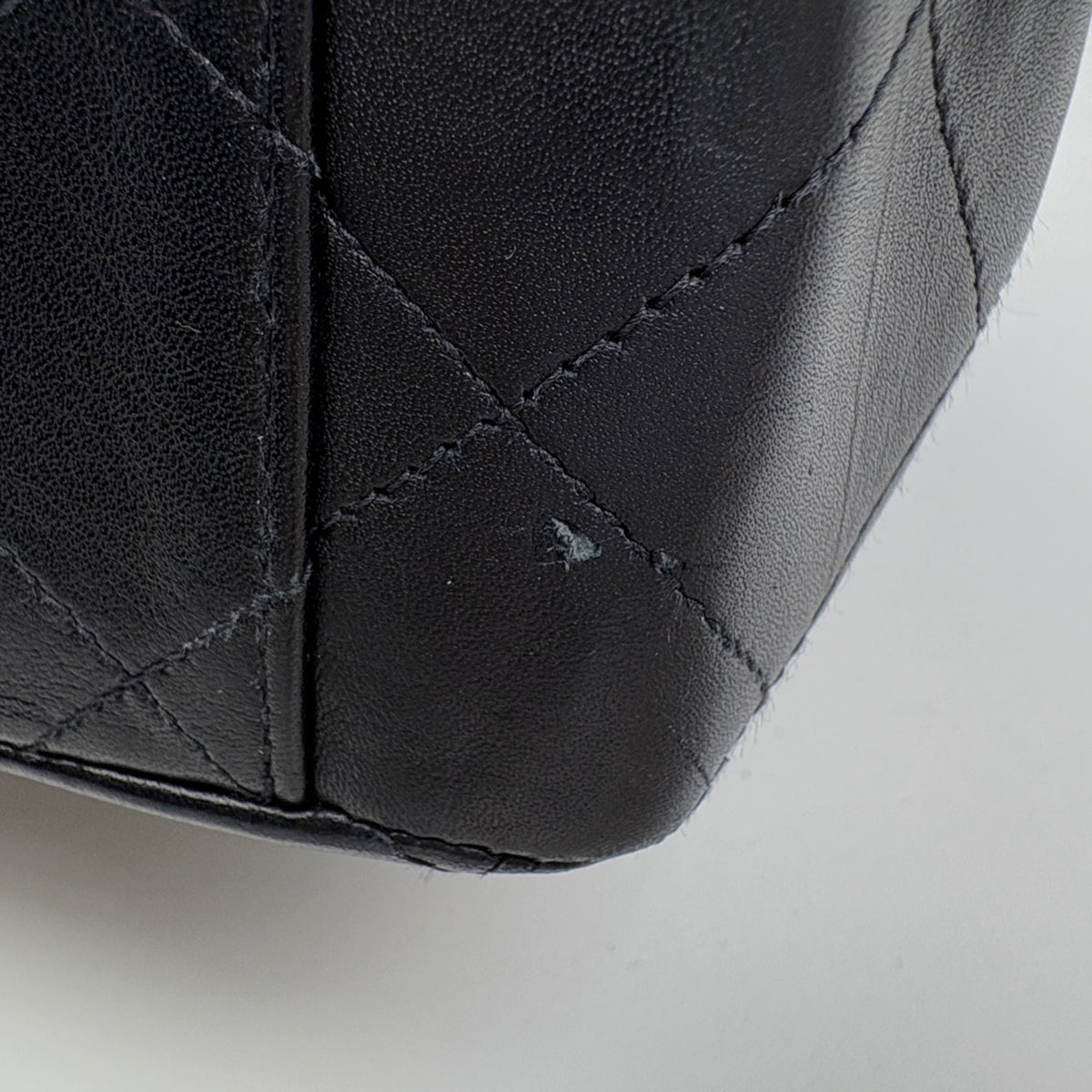 Chanel Matelasse Black Leather Shoulder Bag (Pre-Owned)