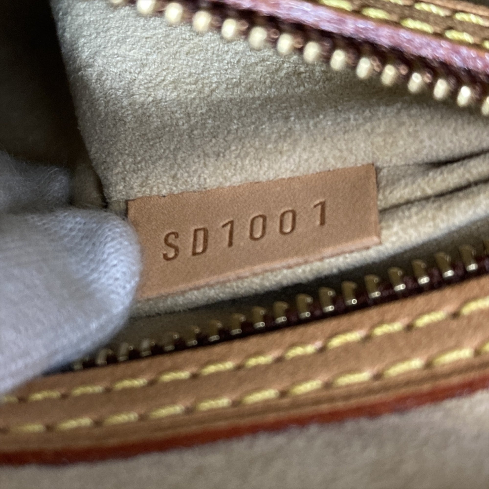 Louis Vuitton Brown Monogram Canvas Handbag (Pre-Owned)