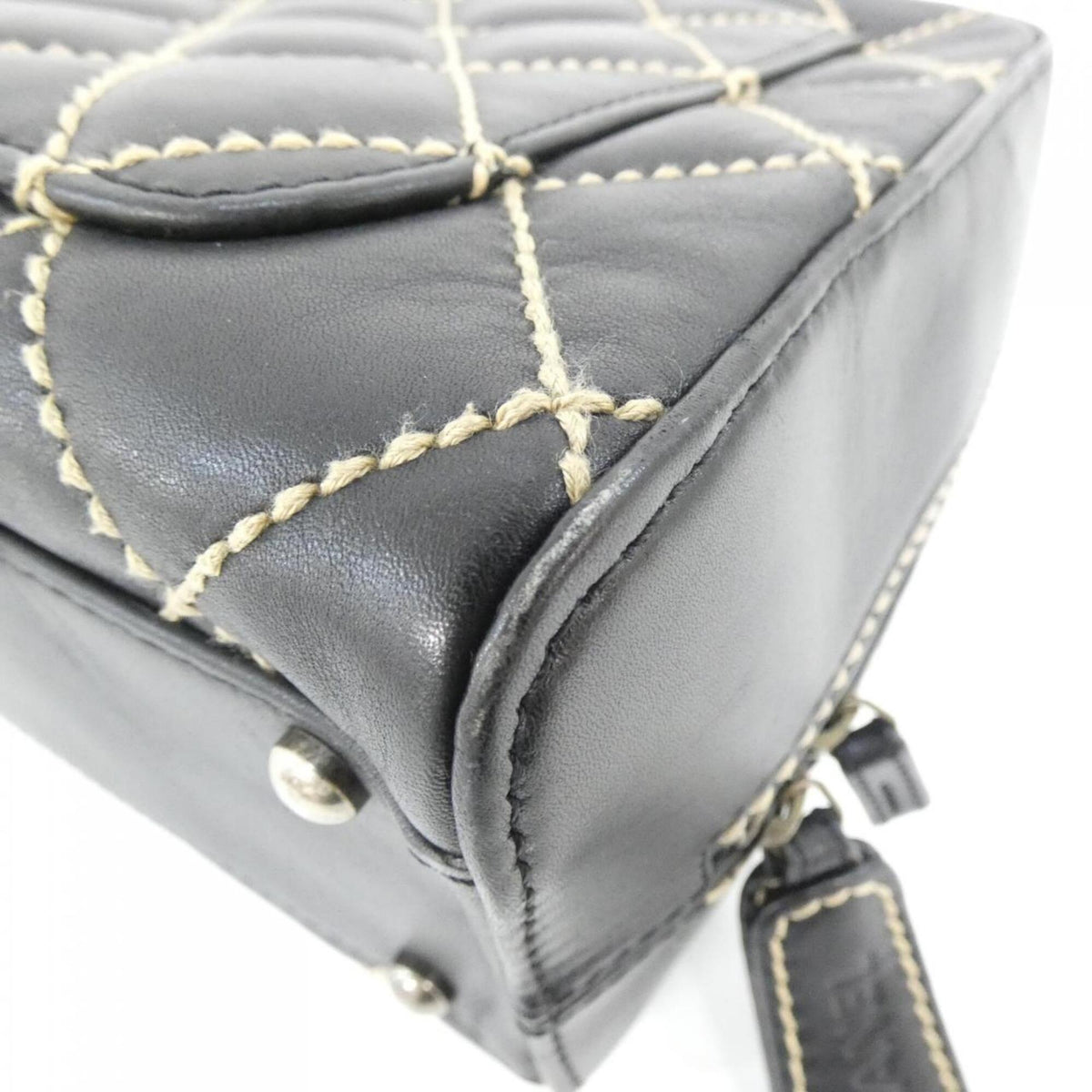 Chanel Beige Black Leather Handbag Pouch (Pre-Owned)