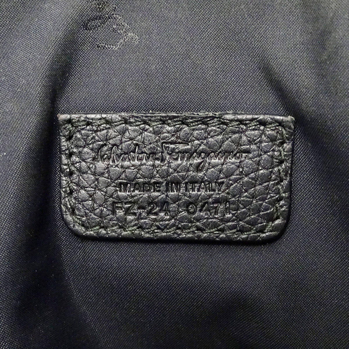Salvatore Ferragamo Black Leather Shoulder Bag (Pre-Owned)