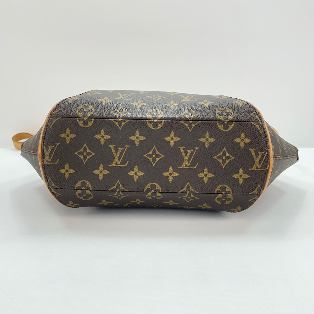 Louis Vuitton Brown Shoulder Bag (Pre-Owned)