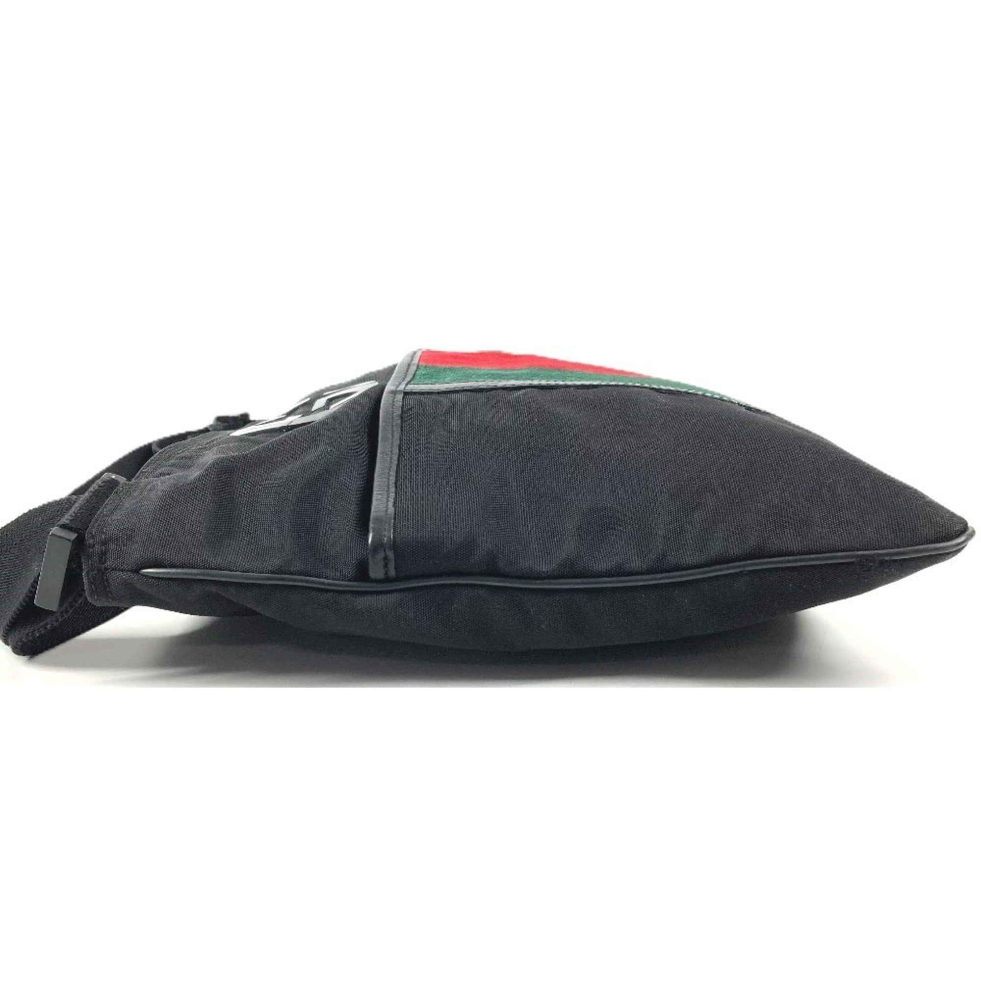 Gucci Black Nylon Shoulder Bag (Pre-Owned)