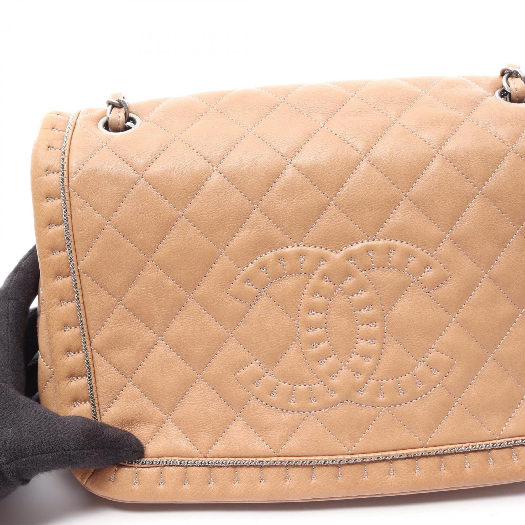 Chanel Beige Leather Handbag Shoulder Bag (Pre-Owned)