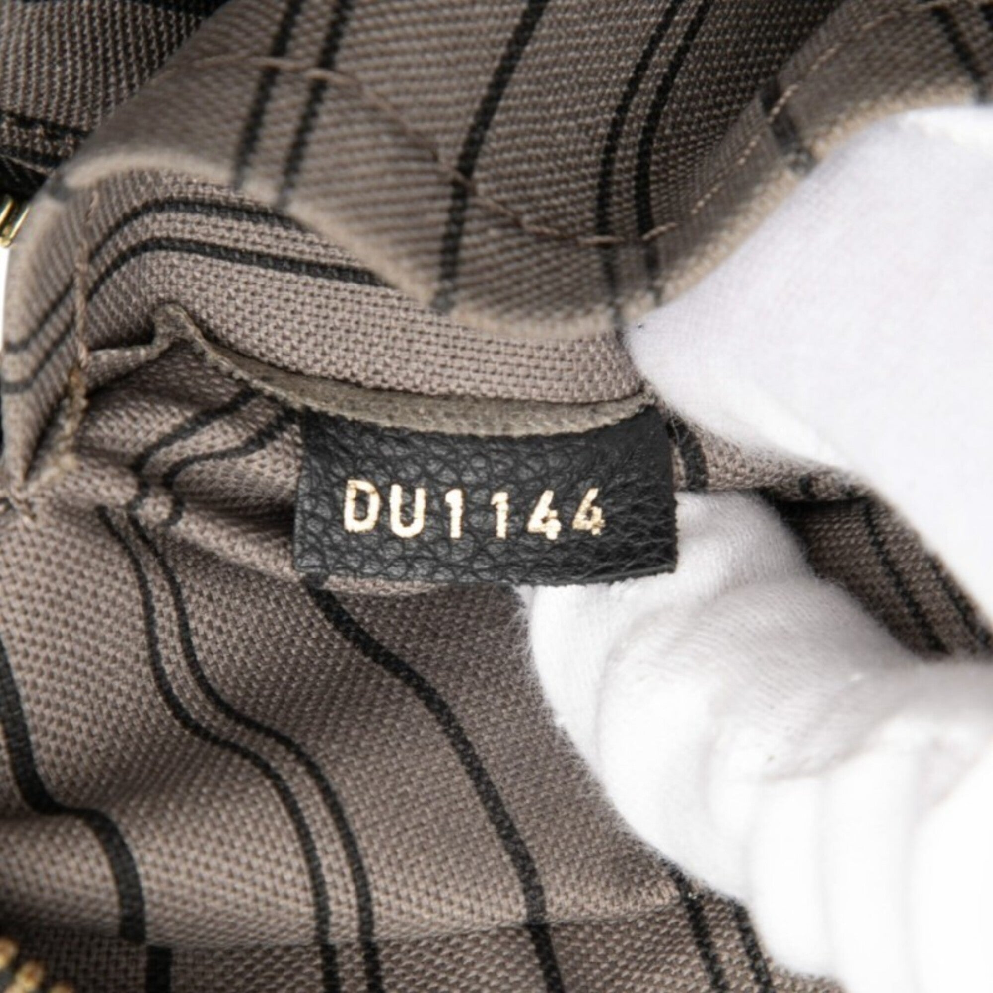 Louis Vuitton Black Noir Leather Handbag (Pre-Owned)