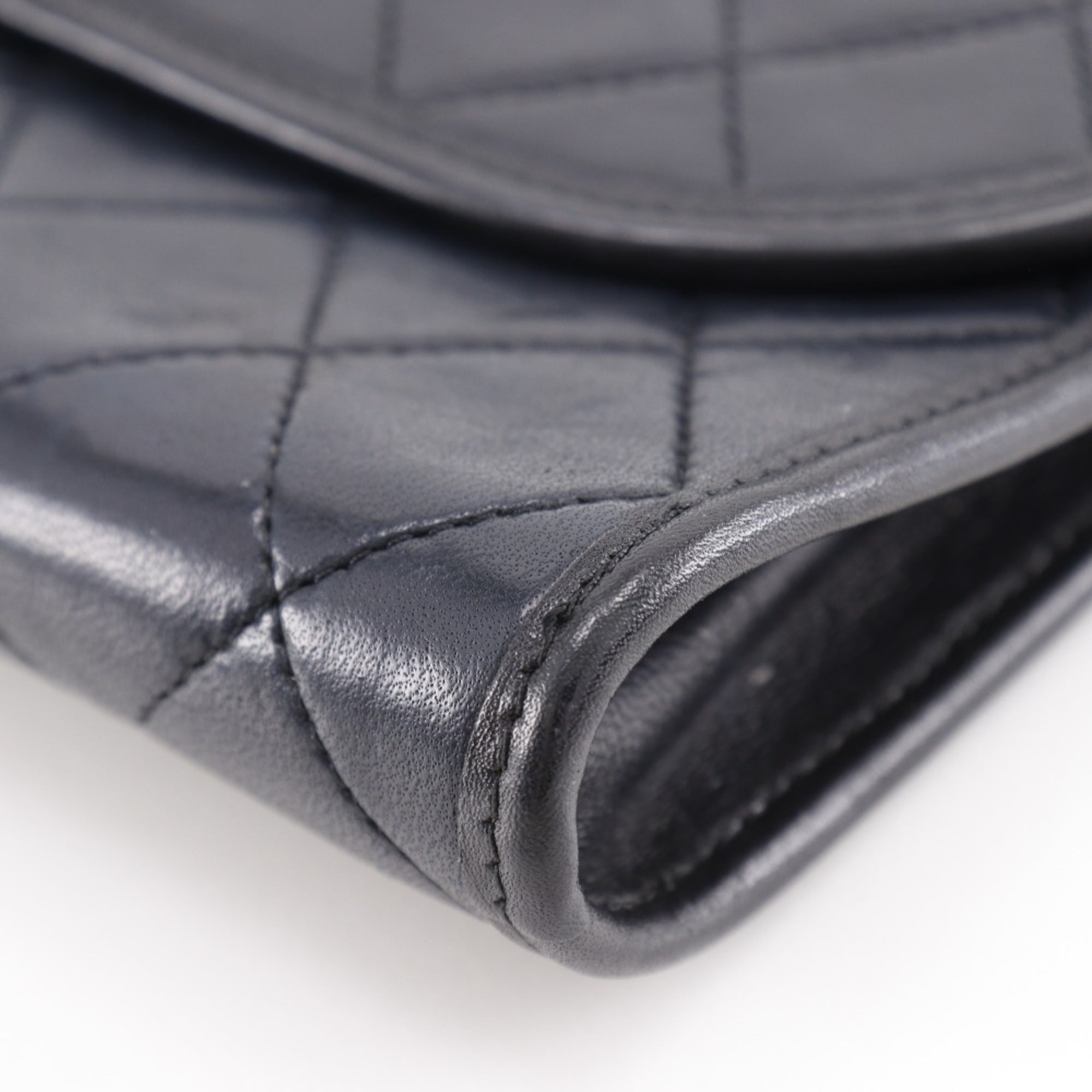 Chanel Black Leather Pochette Shoulder Bag (Pre-Owned)