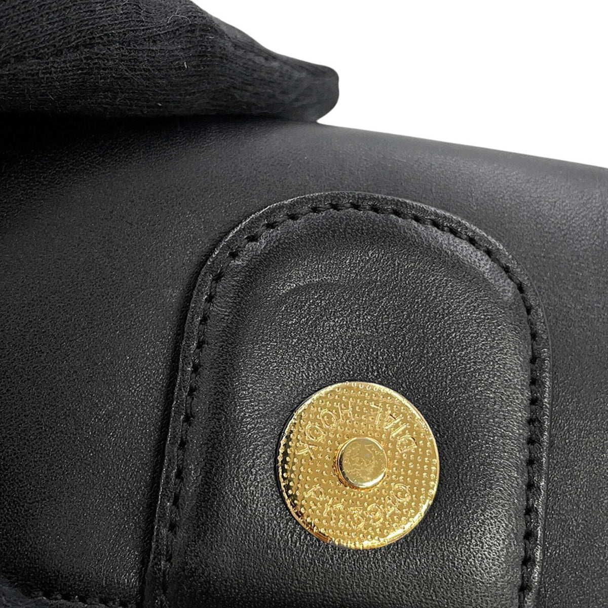 Mcm Black Leather Handbag (Pre-Owned)