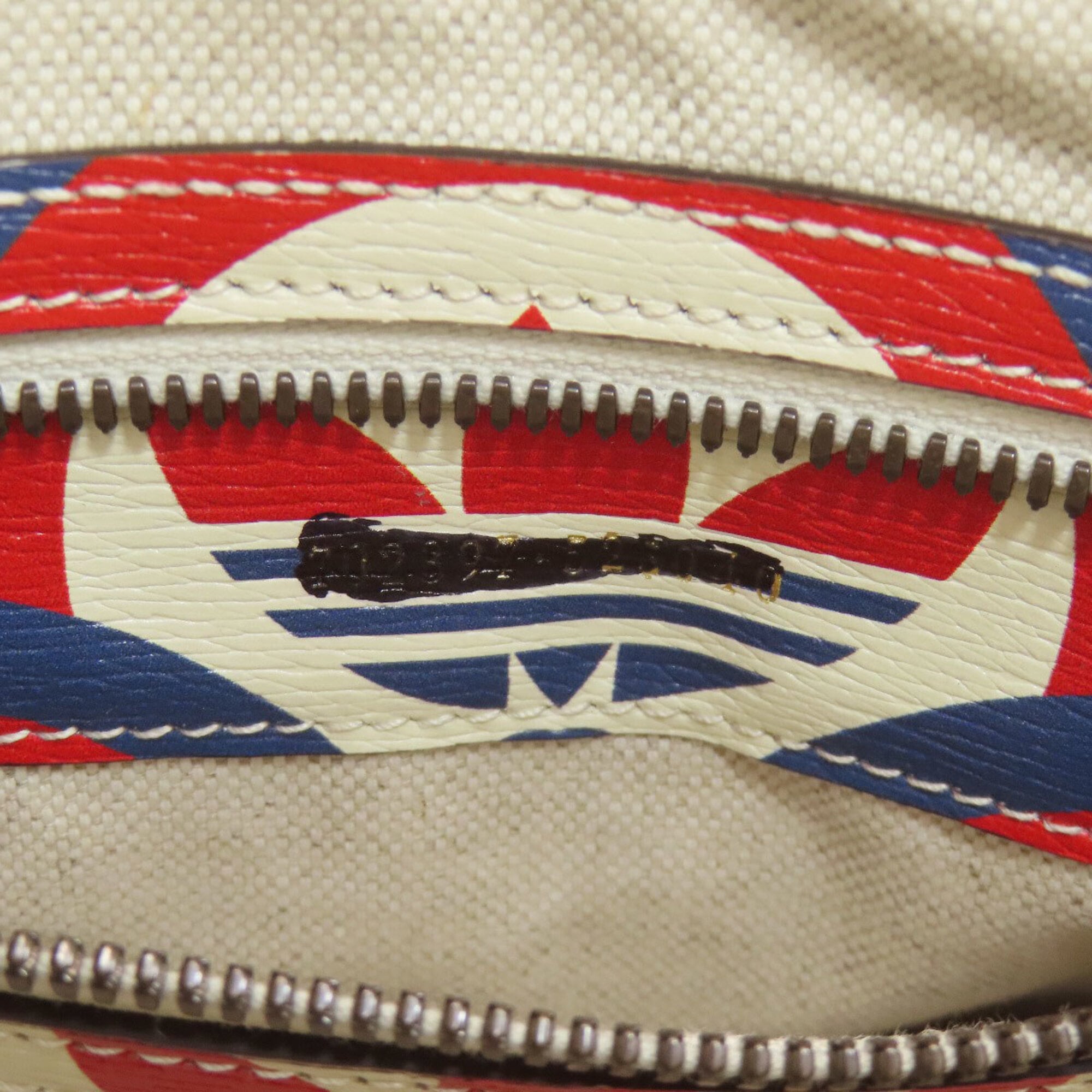 Gucci Blue Red Color White Leather Handbag (Pre-Owned)