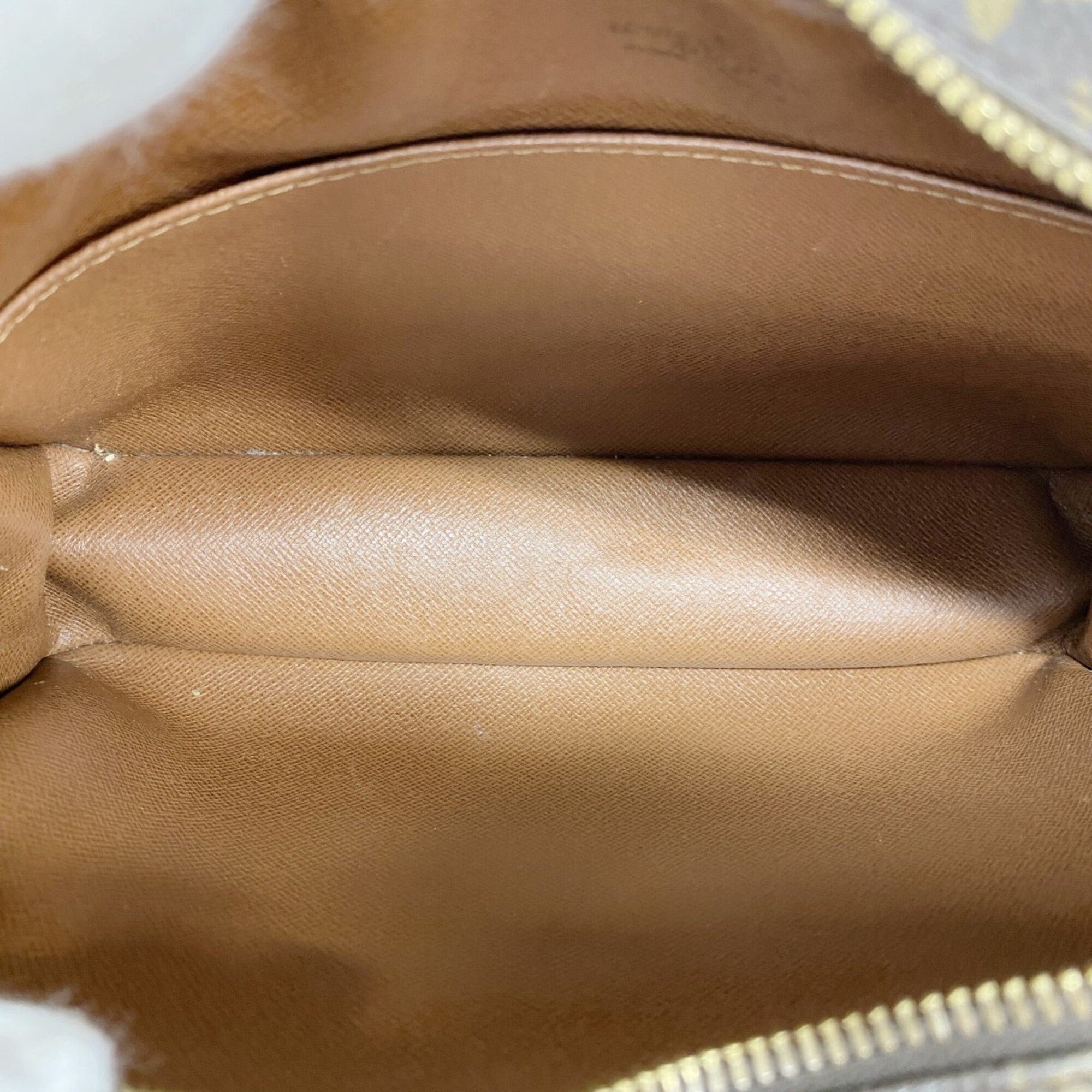 Louis Vuitton Brown Clutch Bag (Pre-Owned)