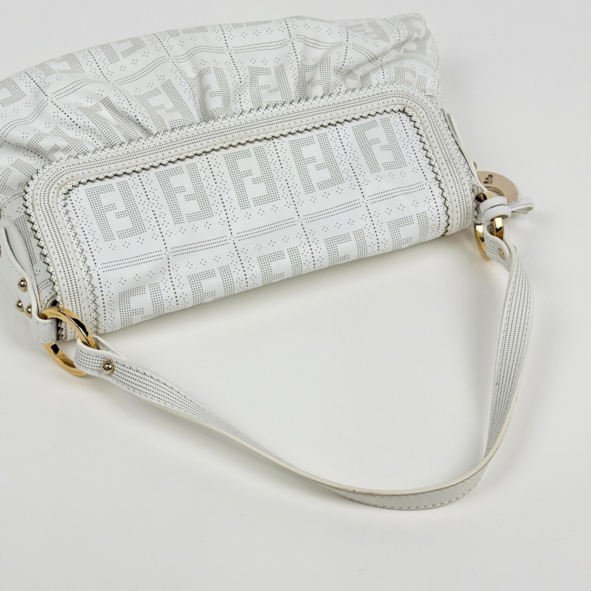Fendi Zucca White Leather Shoulder Bag (Pre-Owned)
