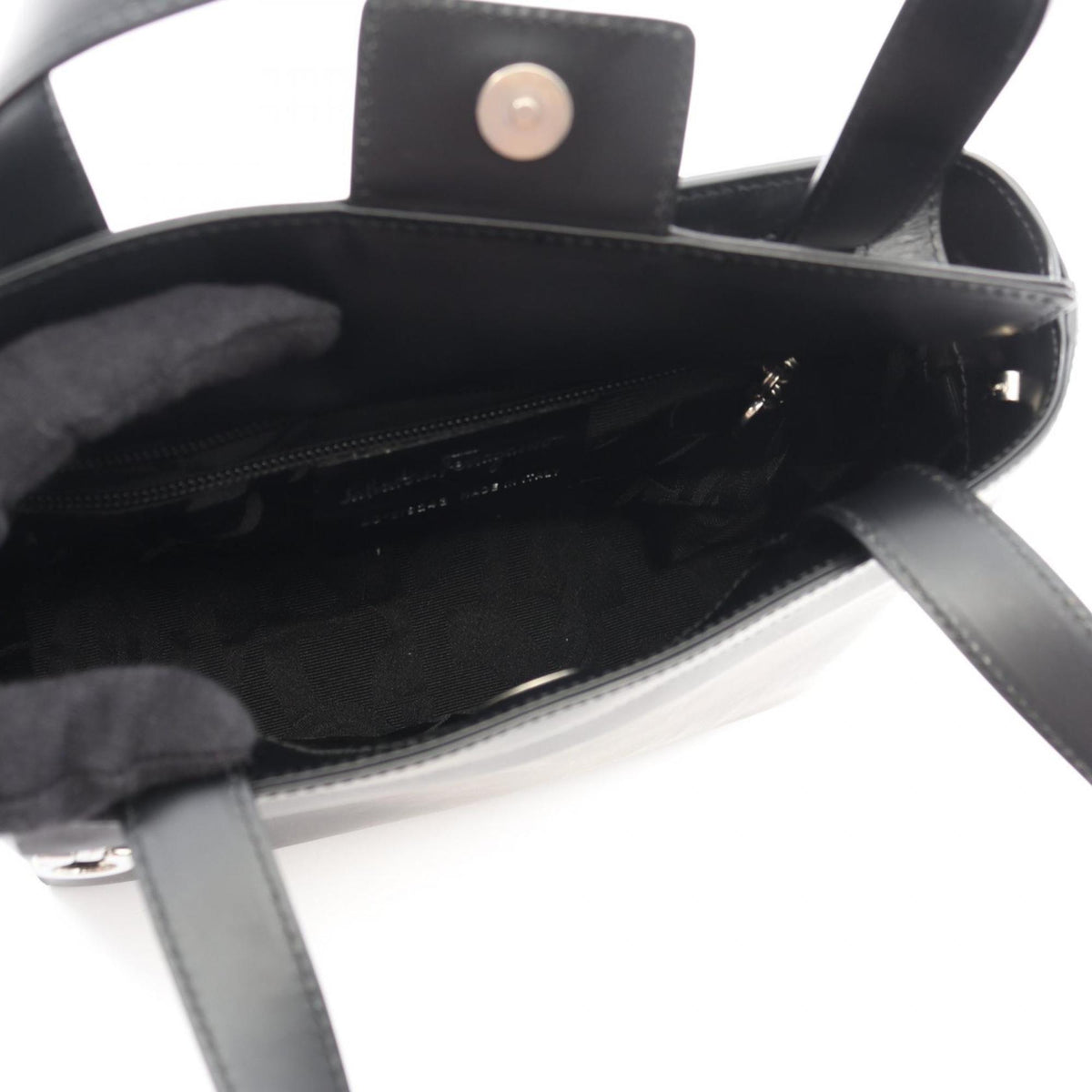 Salvatore Ferragamo Black Leather Handbag (Pre-Owned)