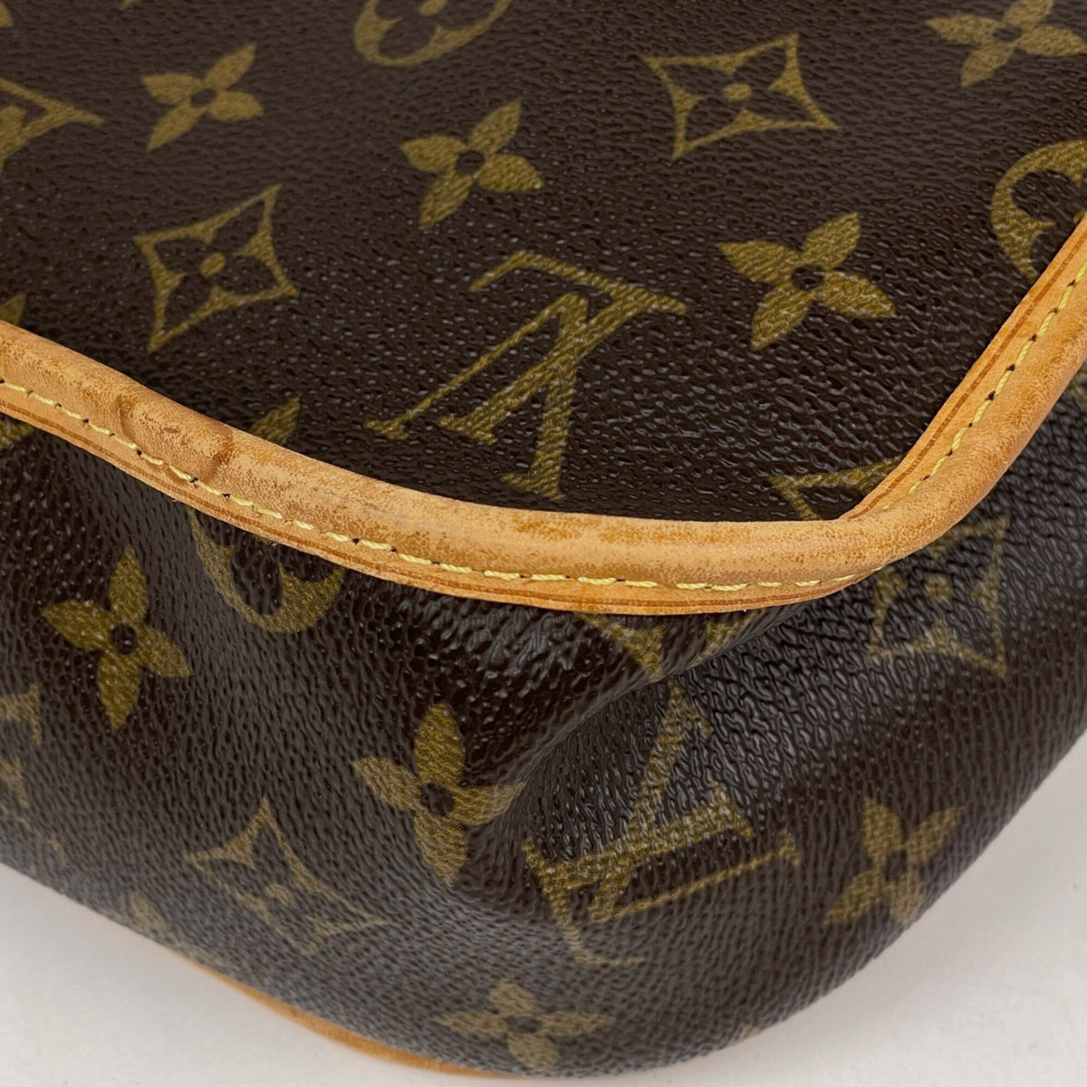 Louis Vuitton Brown Monogram Shoulder Bag (Pre-Owned)