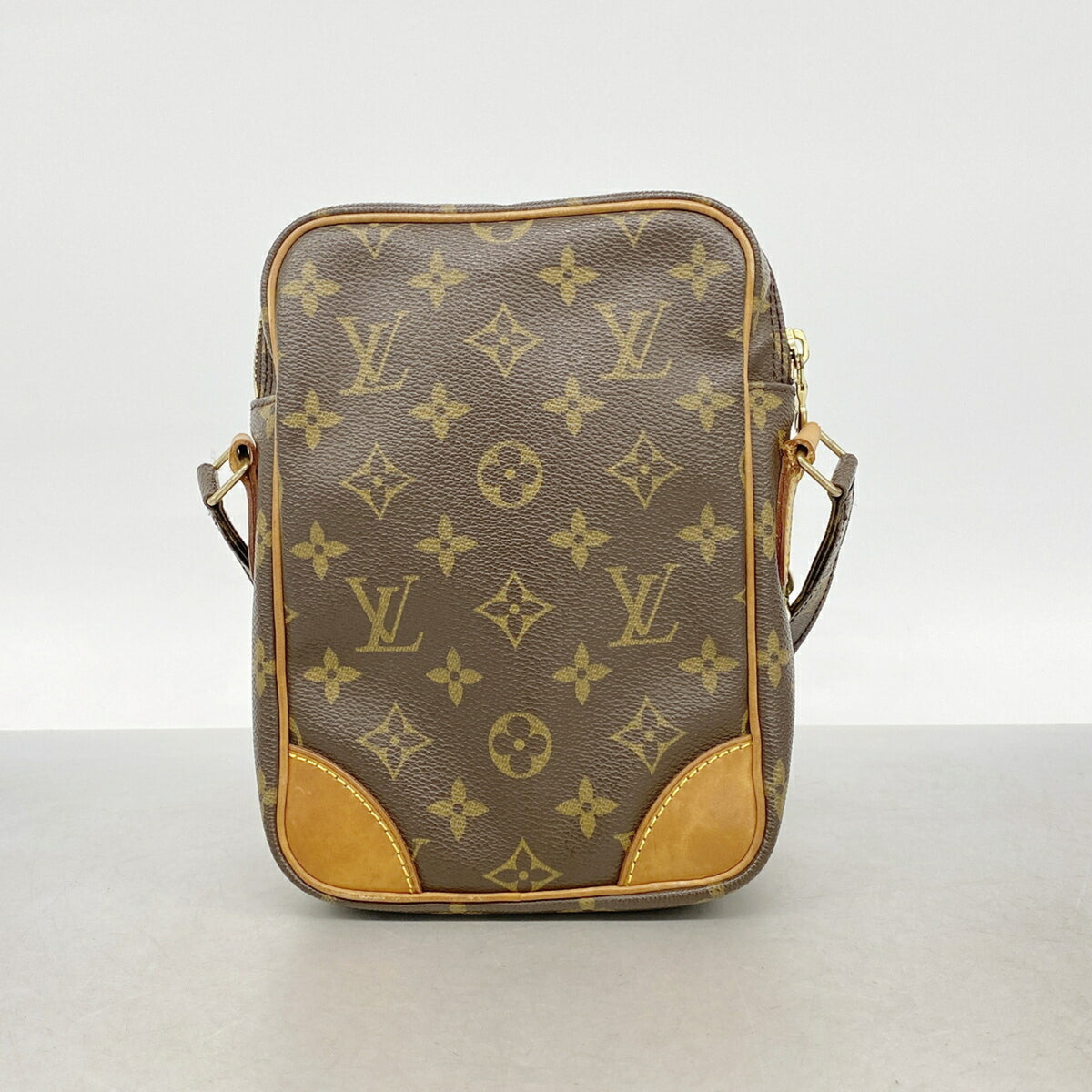 Louis Vuitton Brown Shoulder Bag (Pre-Owned)