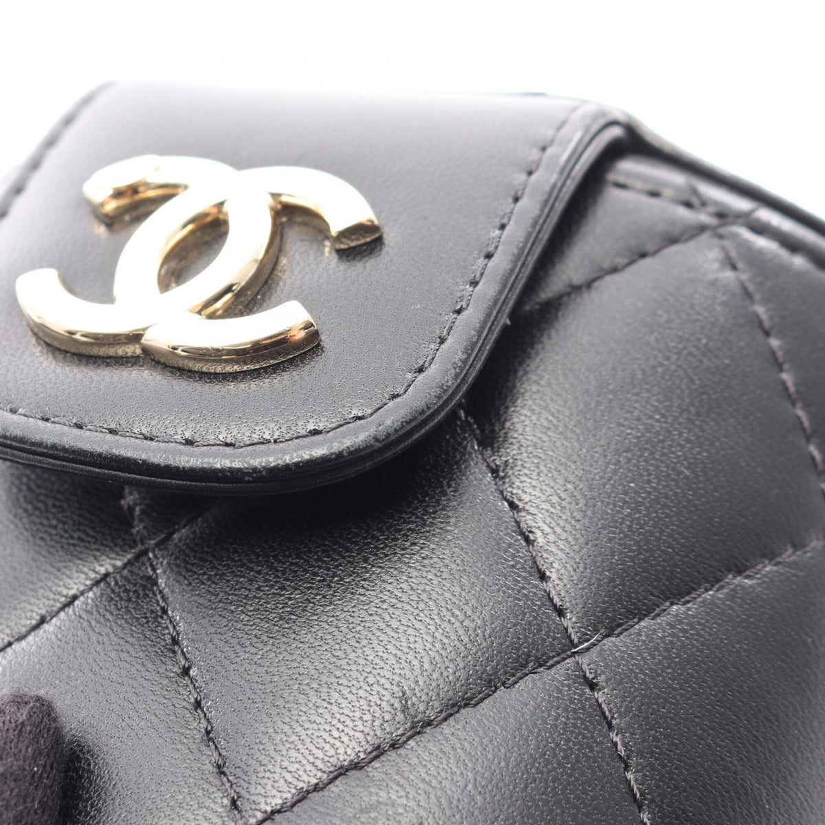 Chanel Black Leather Handbag Shoulder Bag (Pre-Owned)