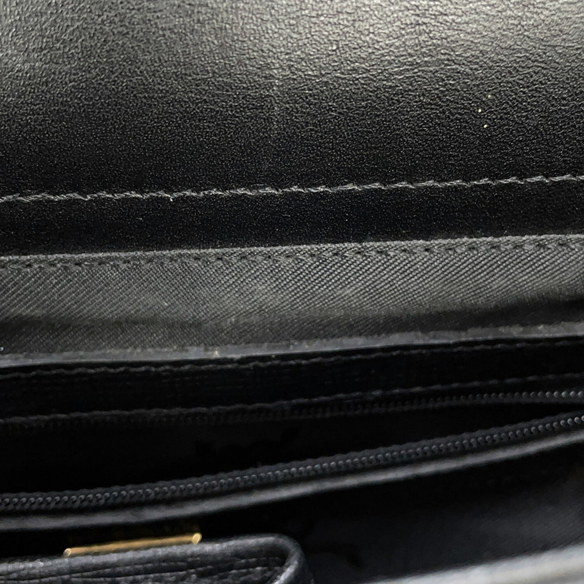 Mcm Black Leather Handbag (Pre-Owned)