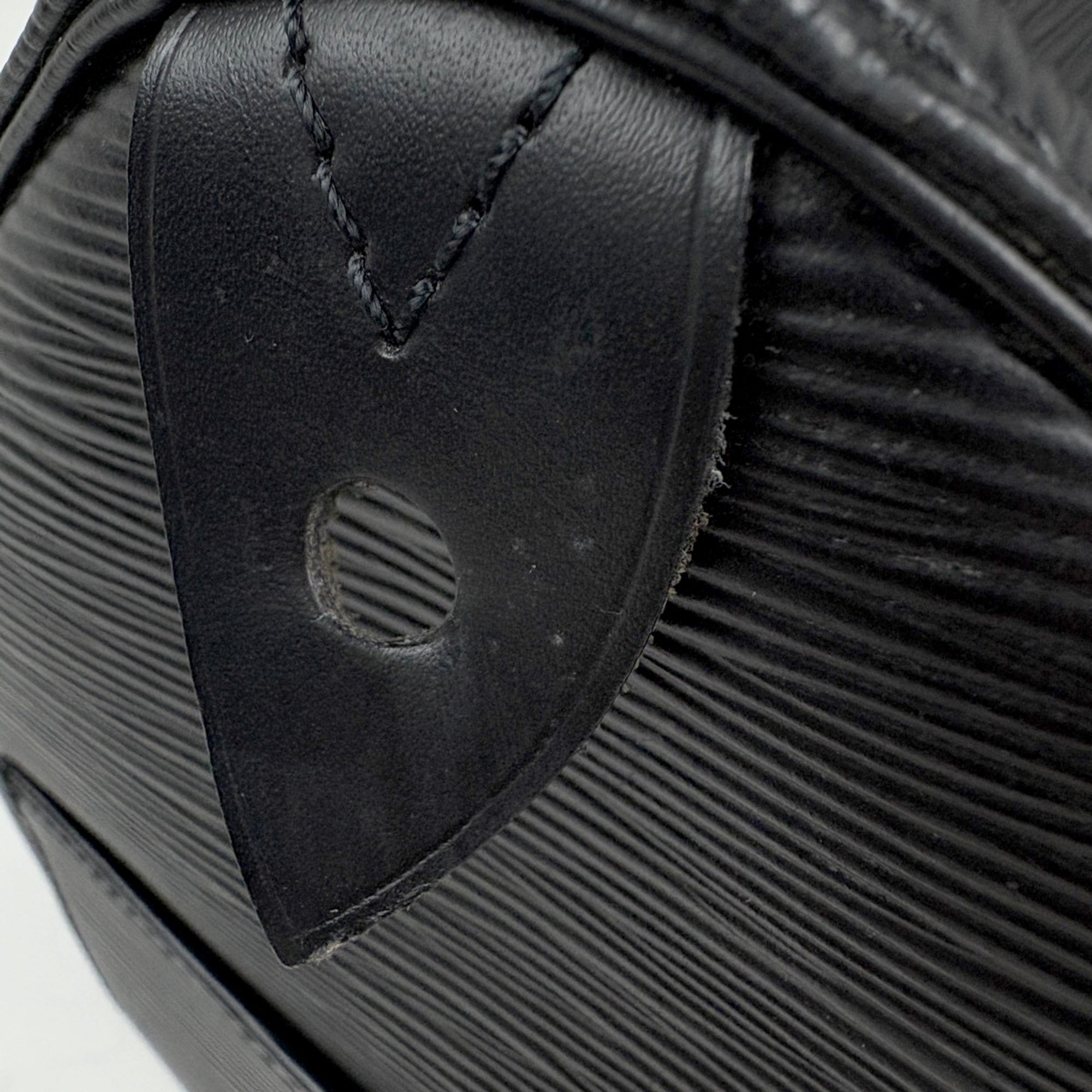 Louis Vuitton Black Noir Epi Leather Boston Bag Handbag (Pre-Owned)