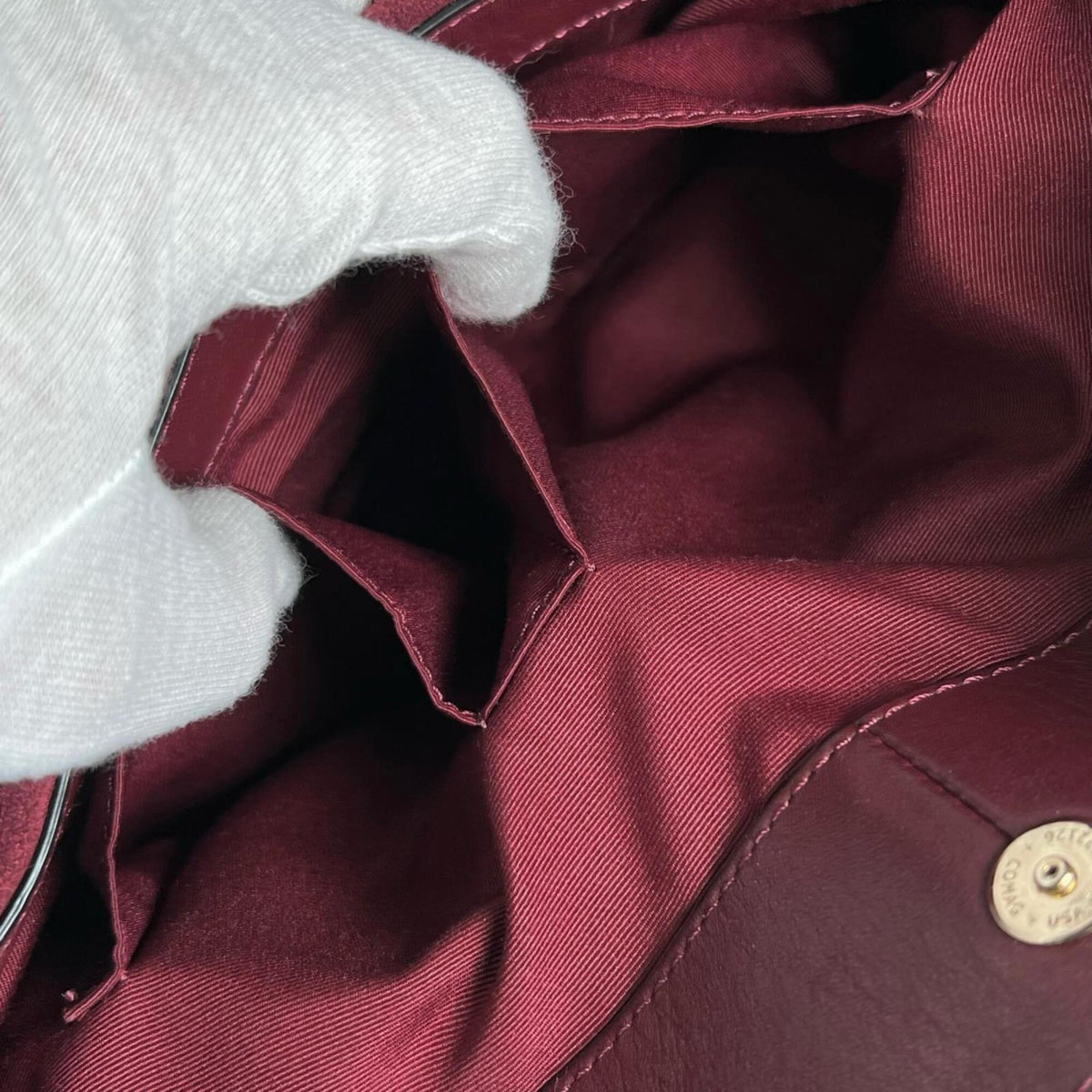Coach Red Color Leather Suede Shoulder Bag (Pre-Owned)