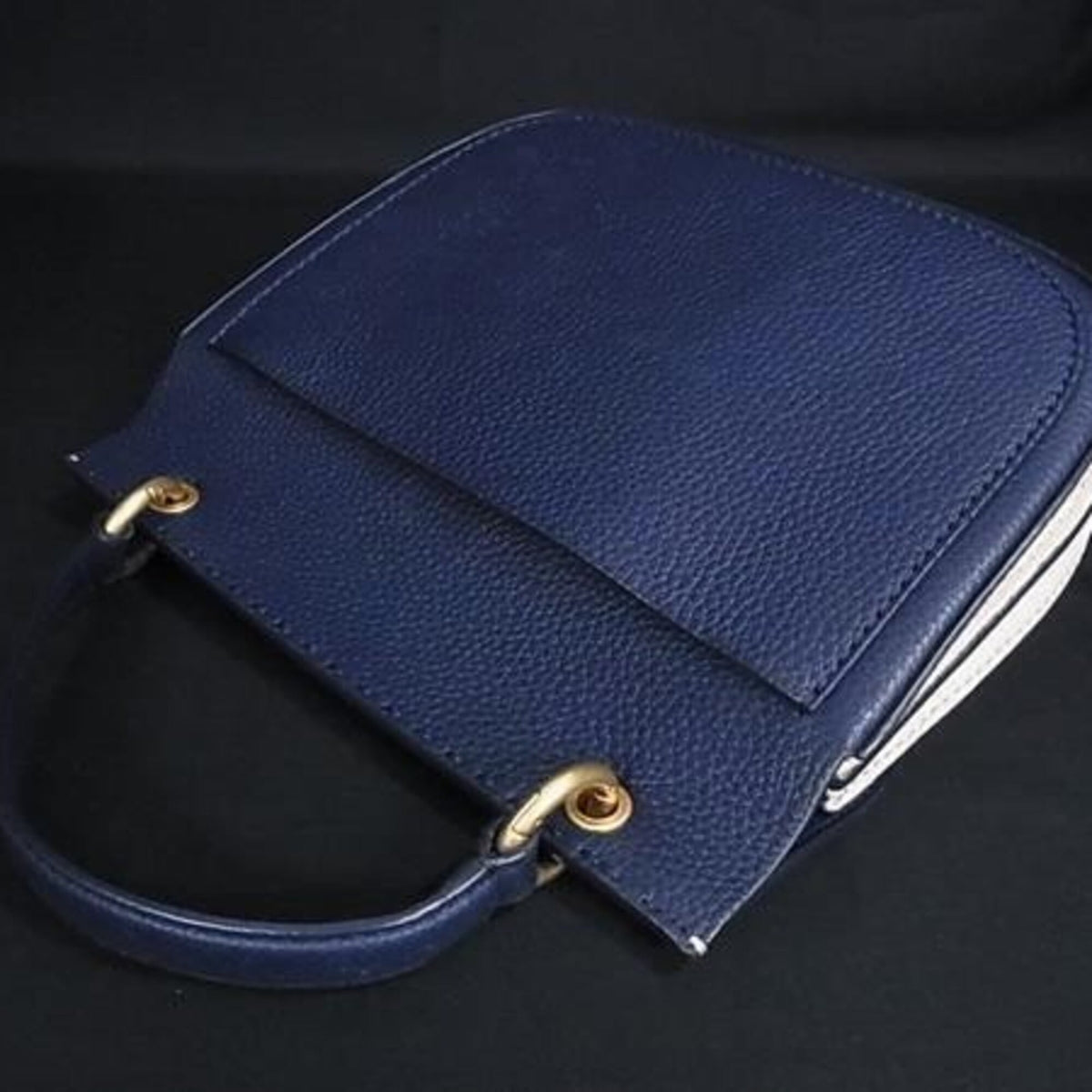 Tory Burch Ivory Navy Leather Shoulder Bag (Pre-Owned)