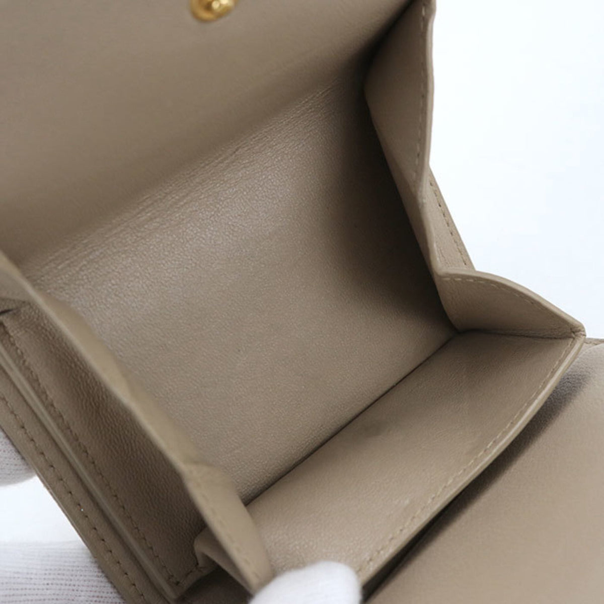 Saint Laurent Beige Leather Wallet (Tri-Fold) (Pre-Owned)