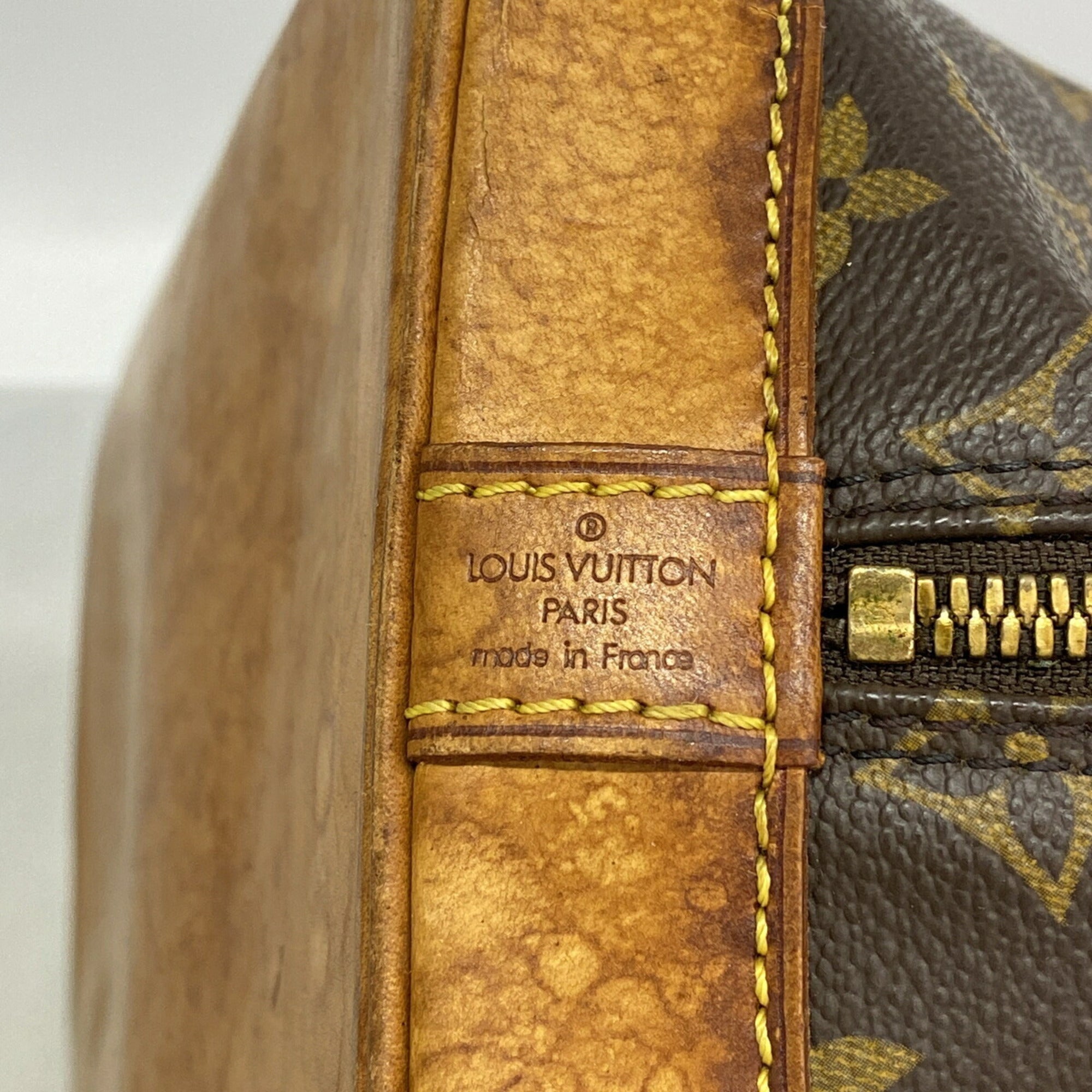 Louis Vuitton Brown Handbag (Pre-Owned)