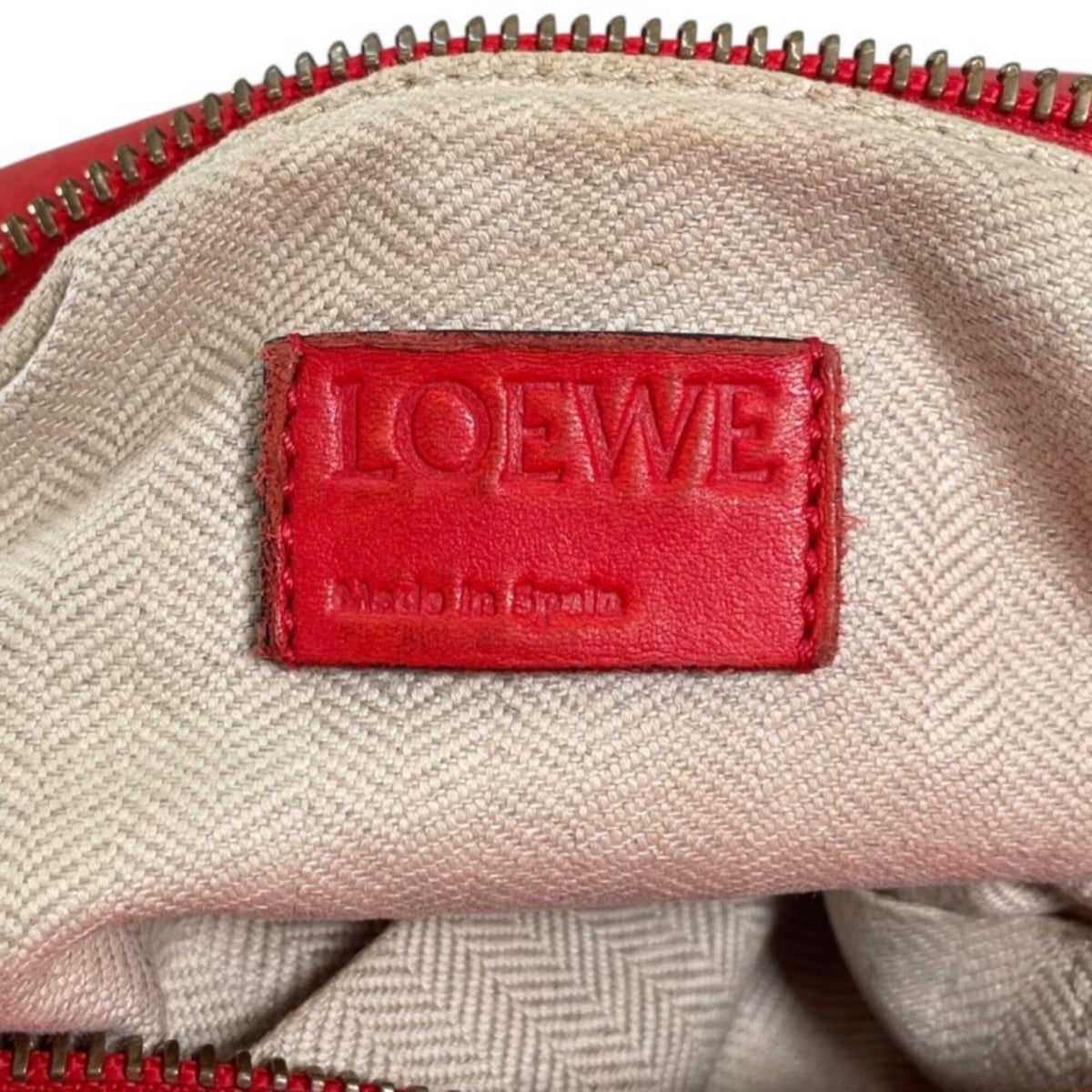 Loewe Red Color Shoulder Bag (Pre-Owned)