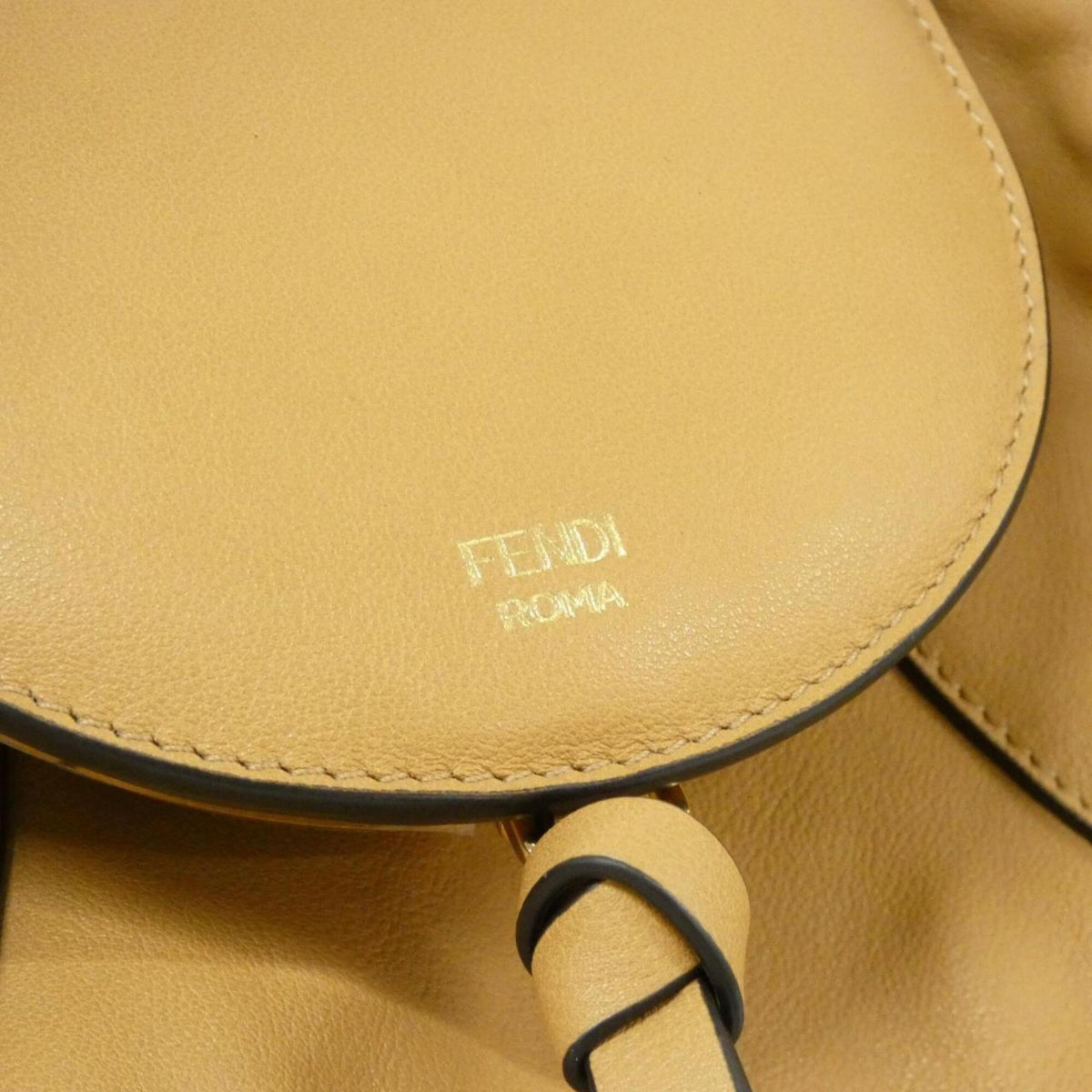 Fendi Beige Leather Shoulder Bag (Pre-Owned)