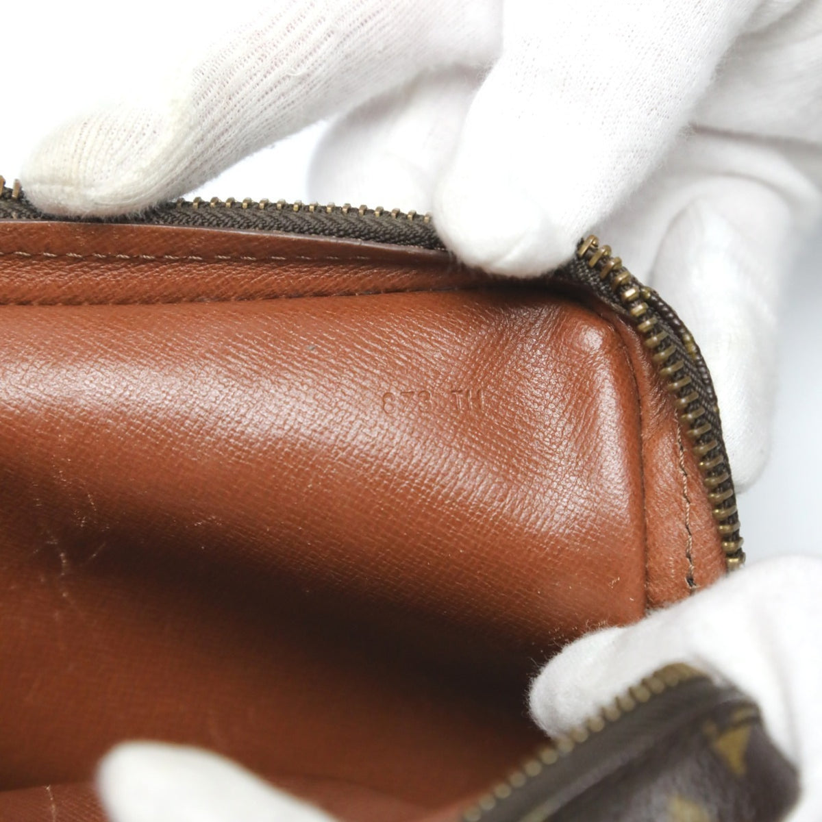 Louis Vuitton Brown Monogram Monogram Shoulder Bag (Pre-Owned)
