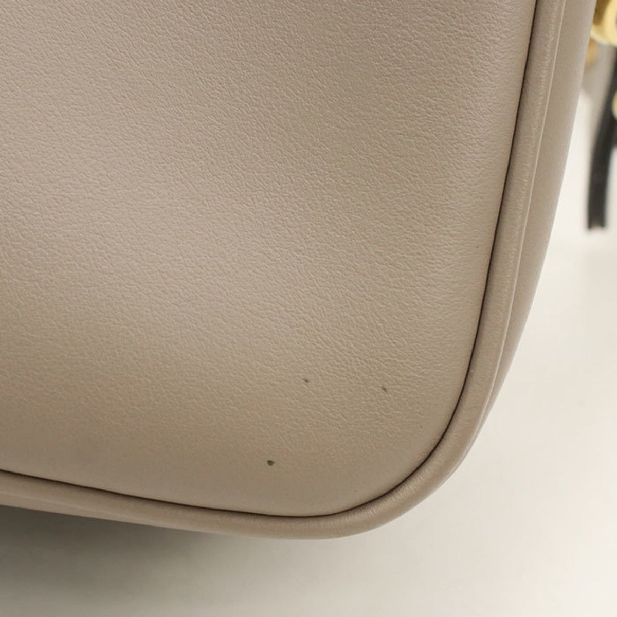 Fendi Gray Leather Shoulder Bag (Pre-Owned)