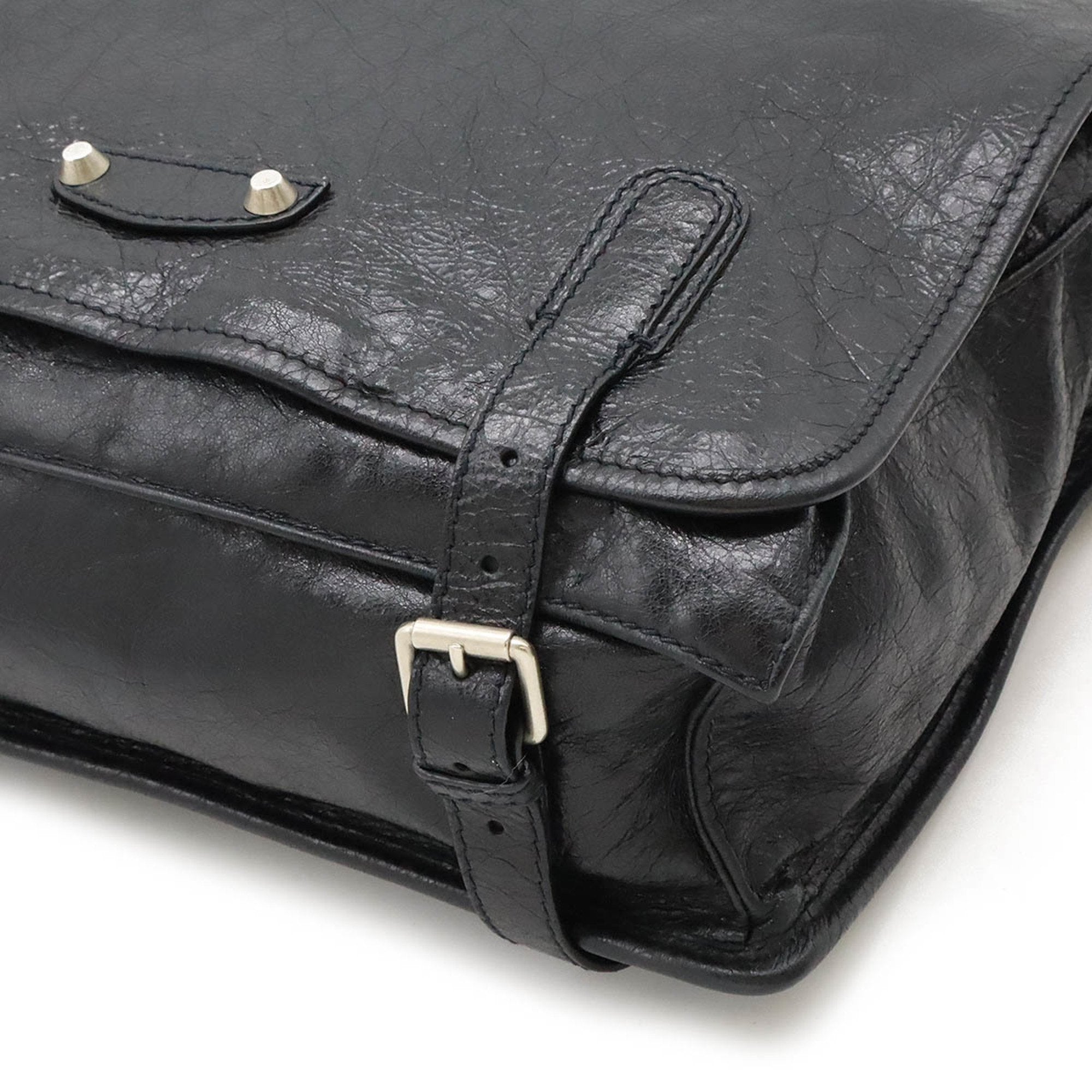 Balenciaga Black Leather Shoulder Bag (Pre-Owned)
