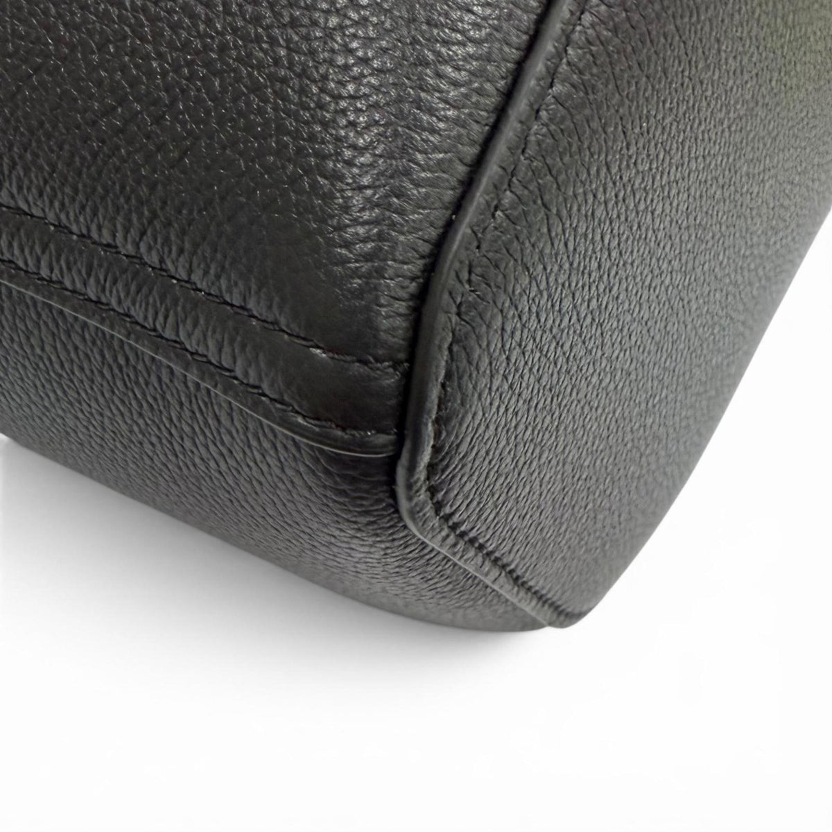 Loewe Black Shoulder Bag (Pre-Owned)