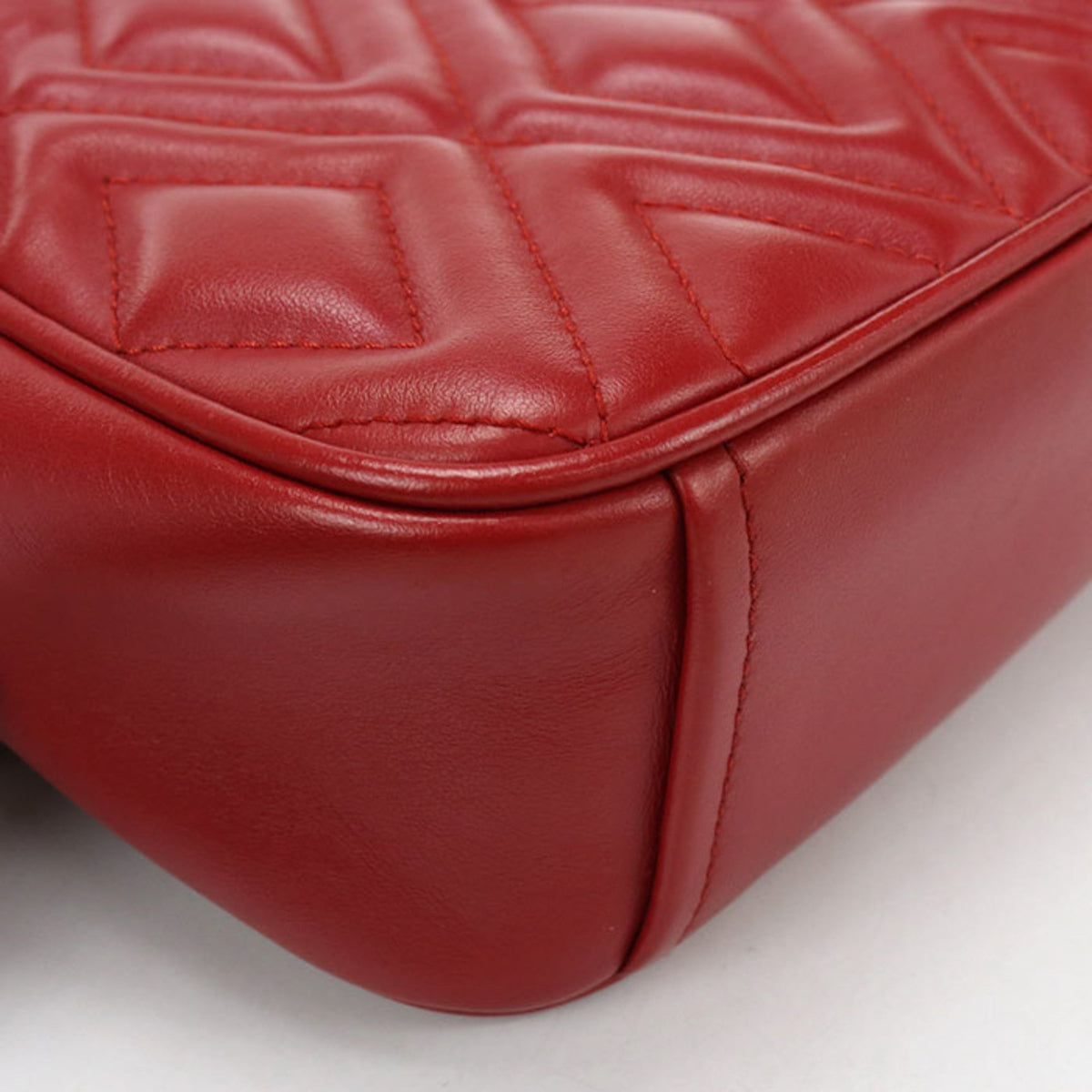 Miu Miu Red Color Leather Shoulder Bag (Pre-Owned)