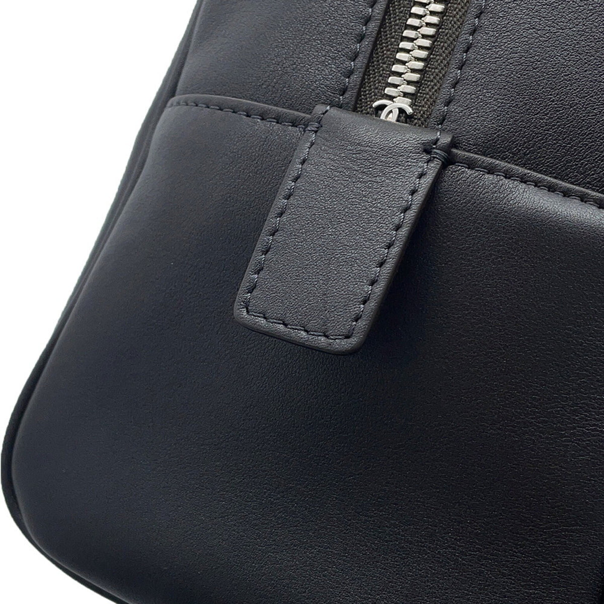 Chanel Black Leather Handbag Shoulder Bag (Pre-Owned)
