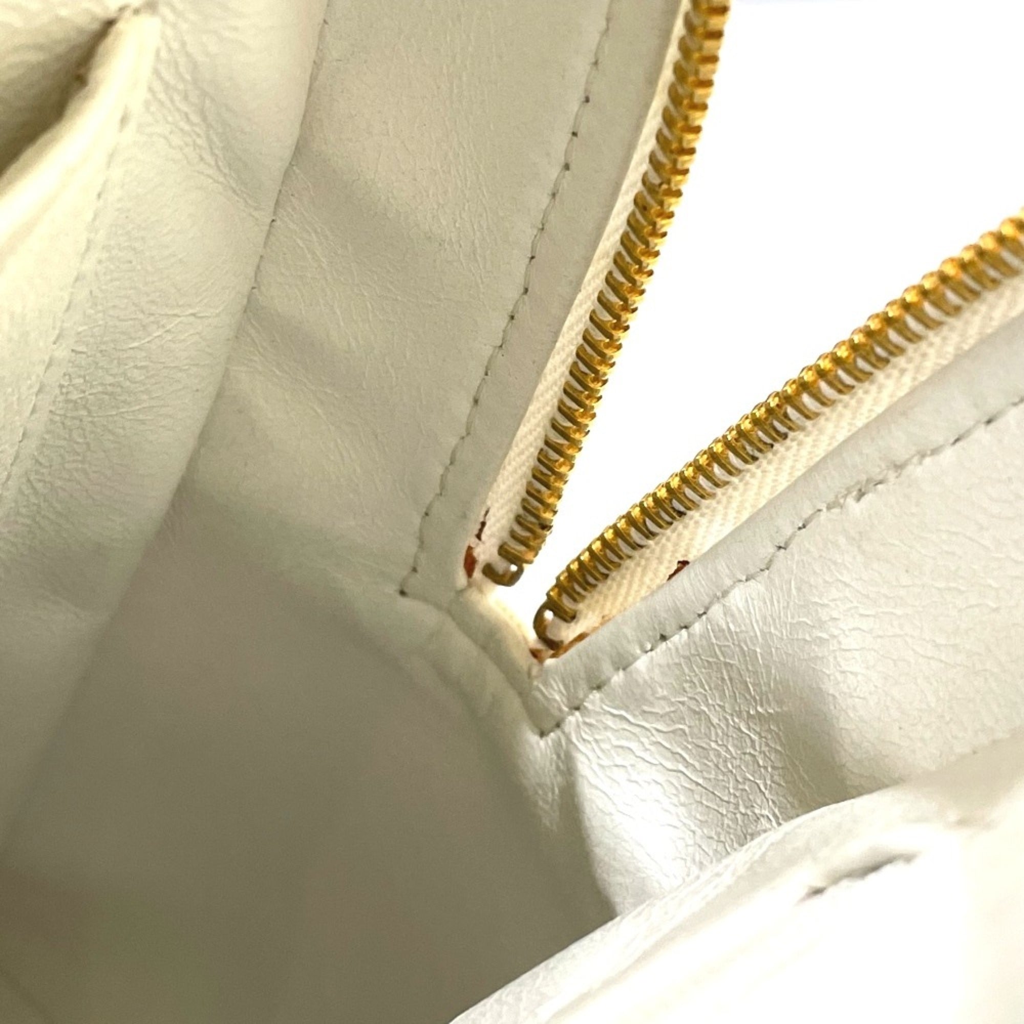 Chanel White Cotton Handbag (Pre-Owned)