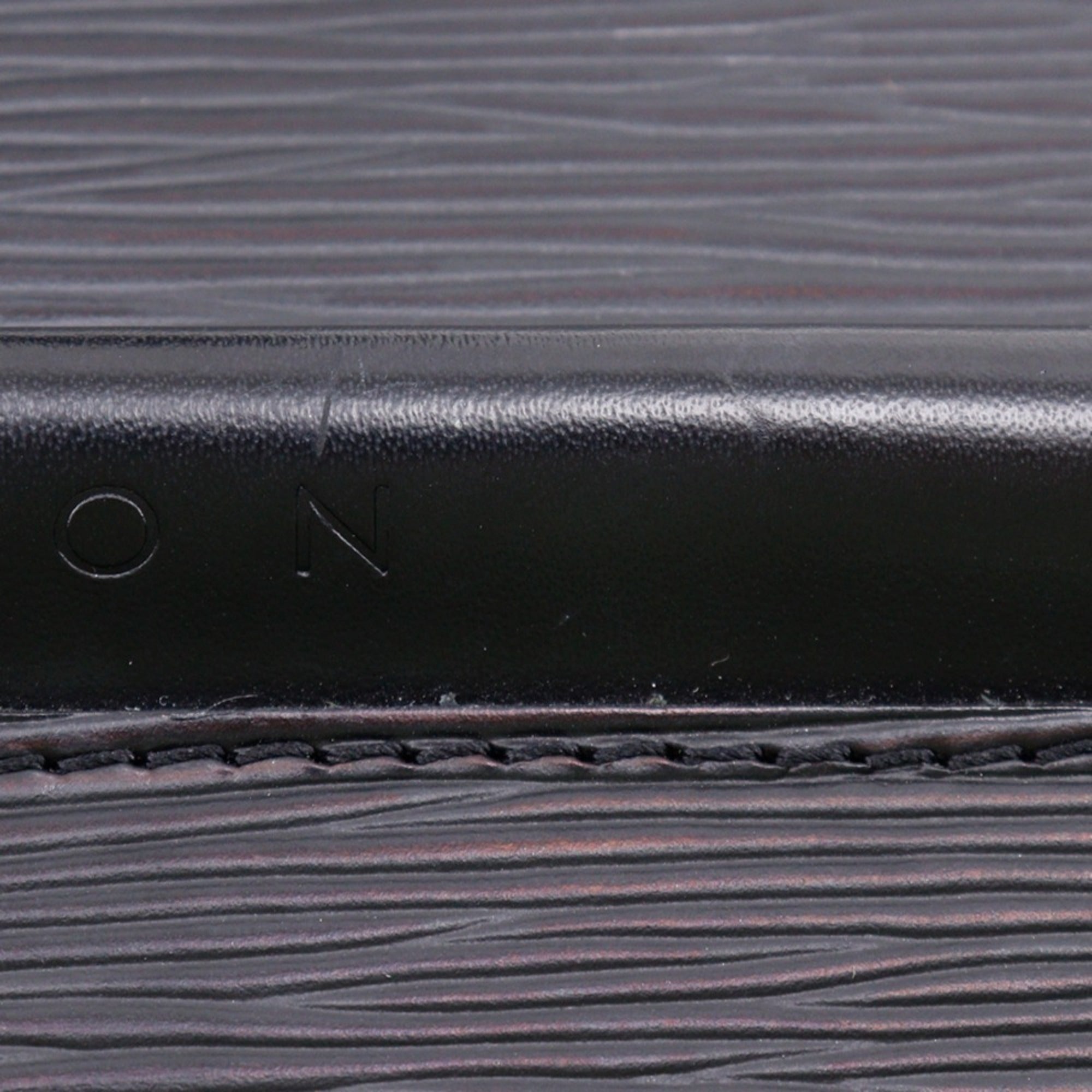 Louis Vuitton Black Noir Epi Leather Shoulder Bag (Pre-Owned)