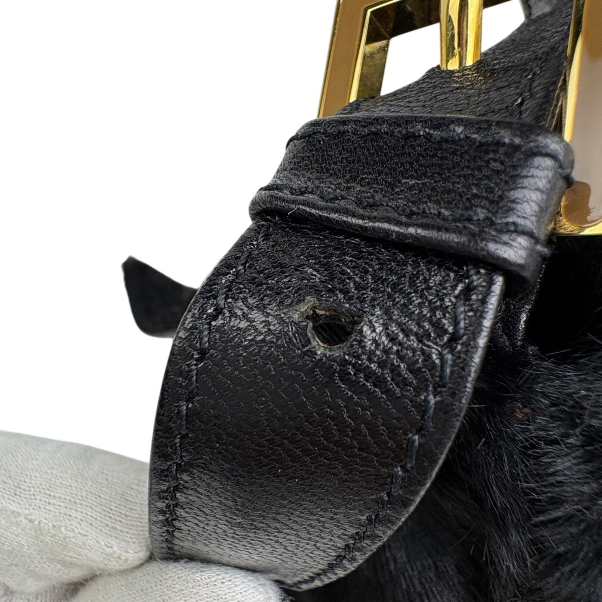 Fendi Black Leather Shoulder Bag (Pre-Owned)