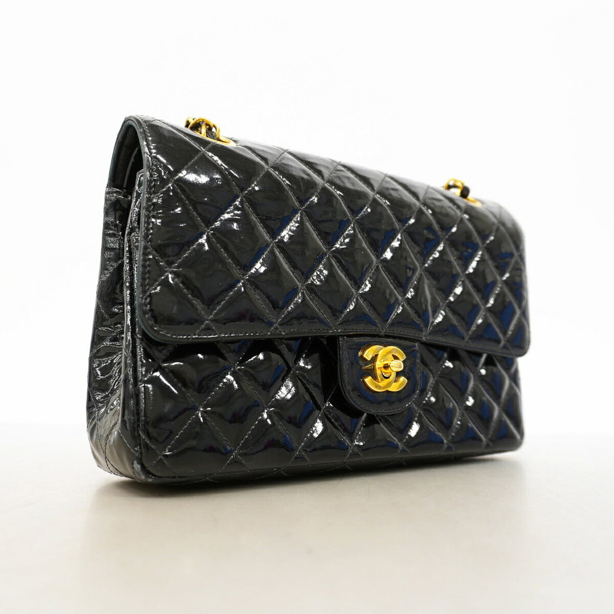 Chanel Black Patent Leather Shoulder Bag (Pre-Owned)