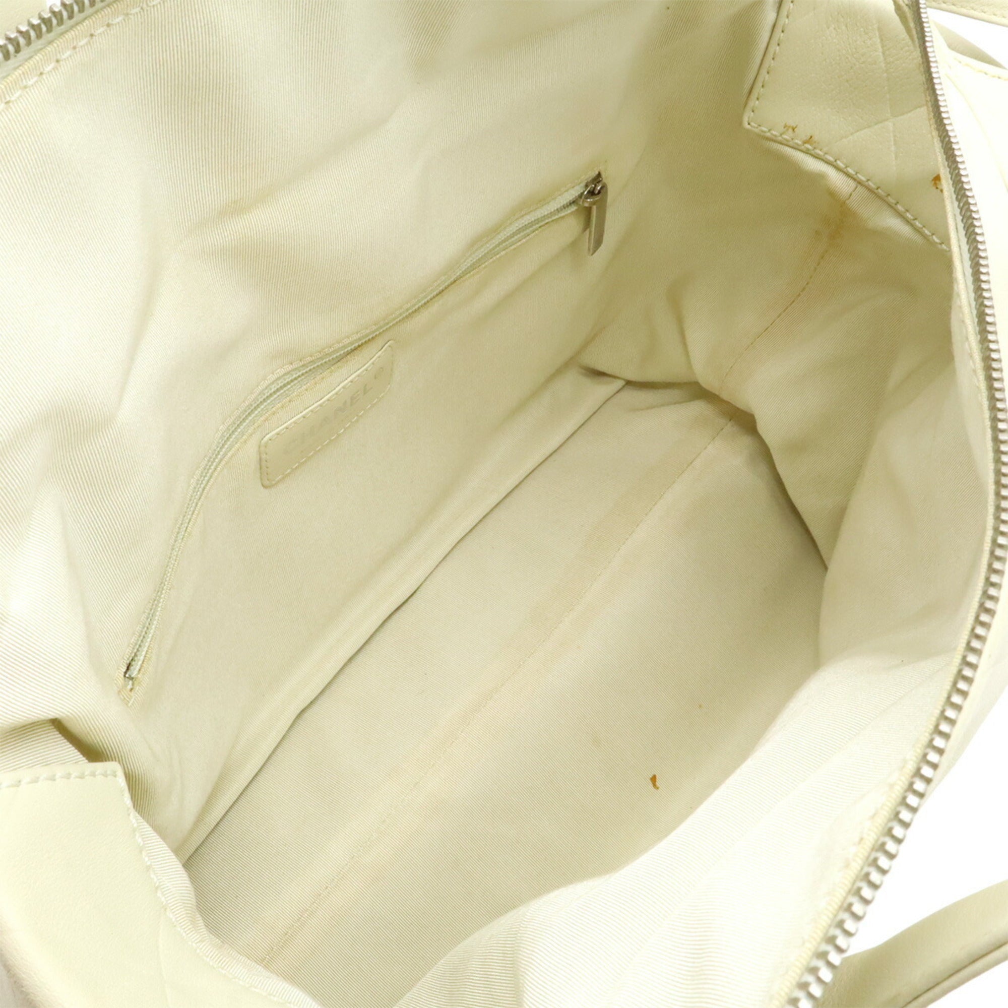 Chanel Ivory Leather Handbag Tote Bag (Pre-Owned)