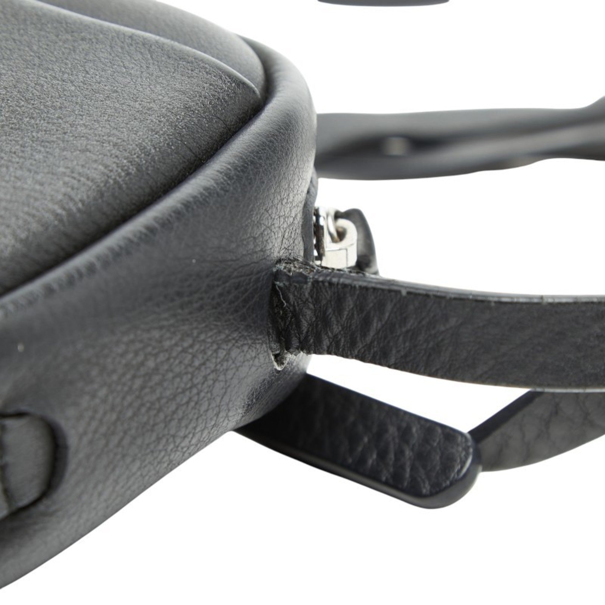 Balenciaga Black Leather Shoulder Bag (Pre-Owned)