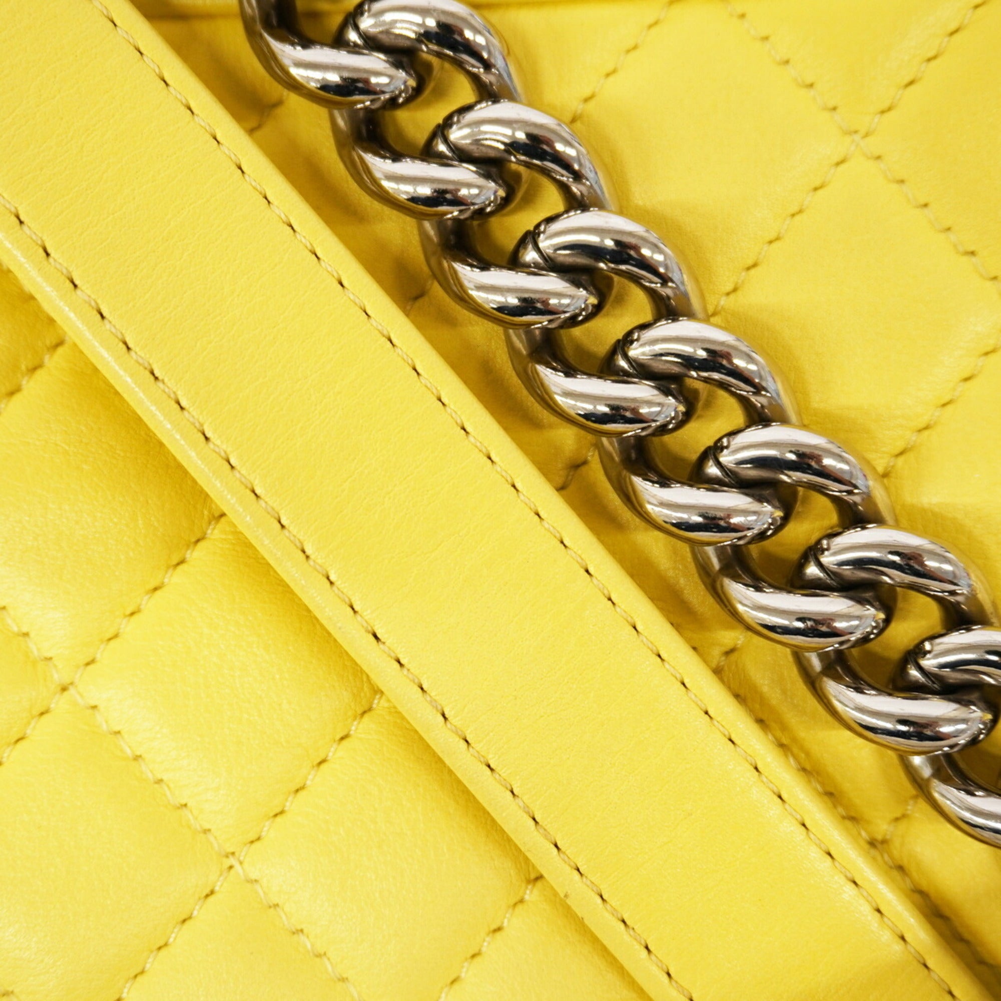Chanel Yellow Leather Shoulder Bag (Pre-Owned)