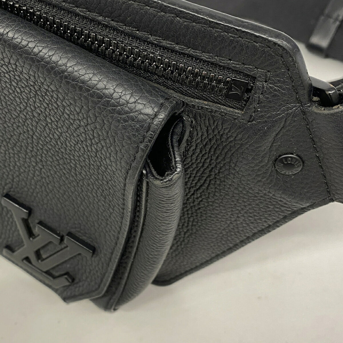 Louis Vuitton Noir Fanny Pack (Pre-Owned)