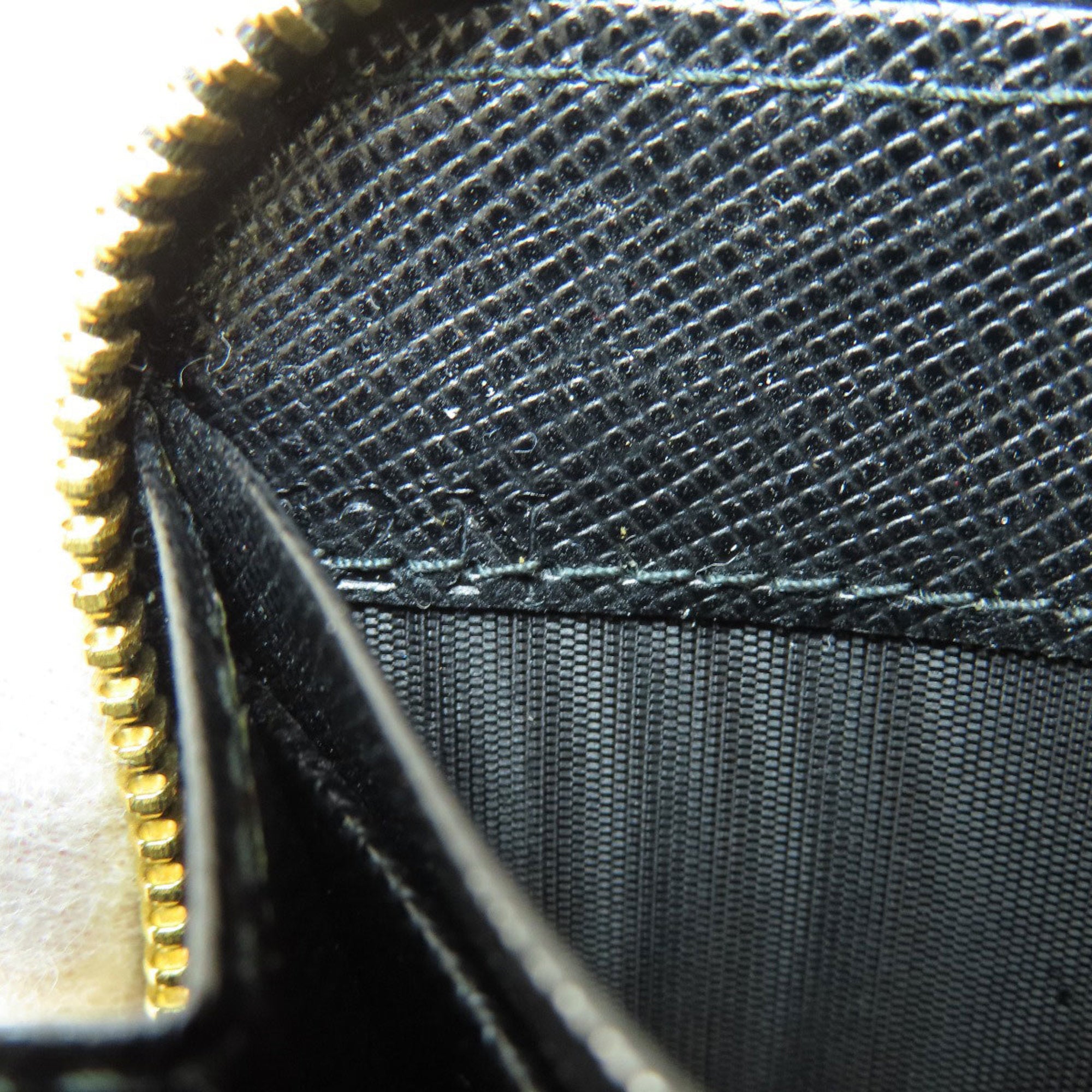 Prada Saffiano Black Leather Coin Purse/Coin Case (Pre-Owned)