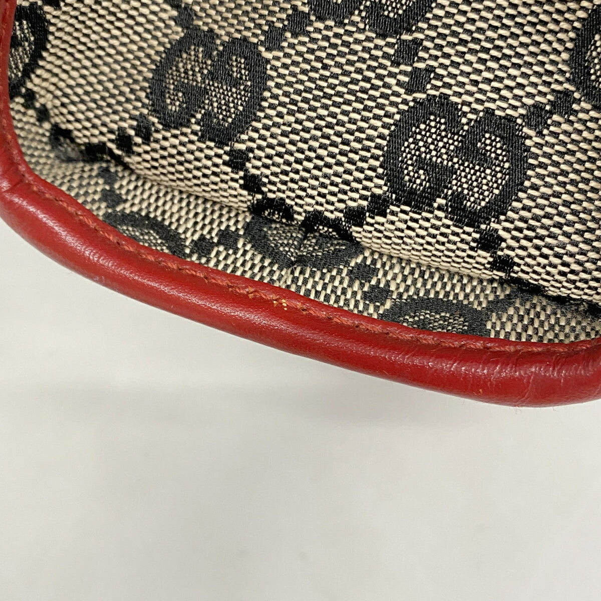 Gucci Beige Red Color Canvas Handbag (Pre-Owned)