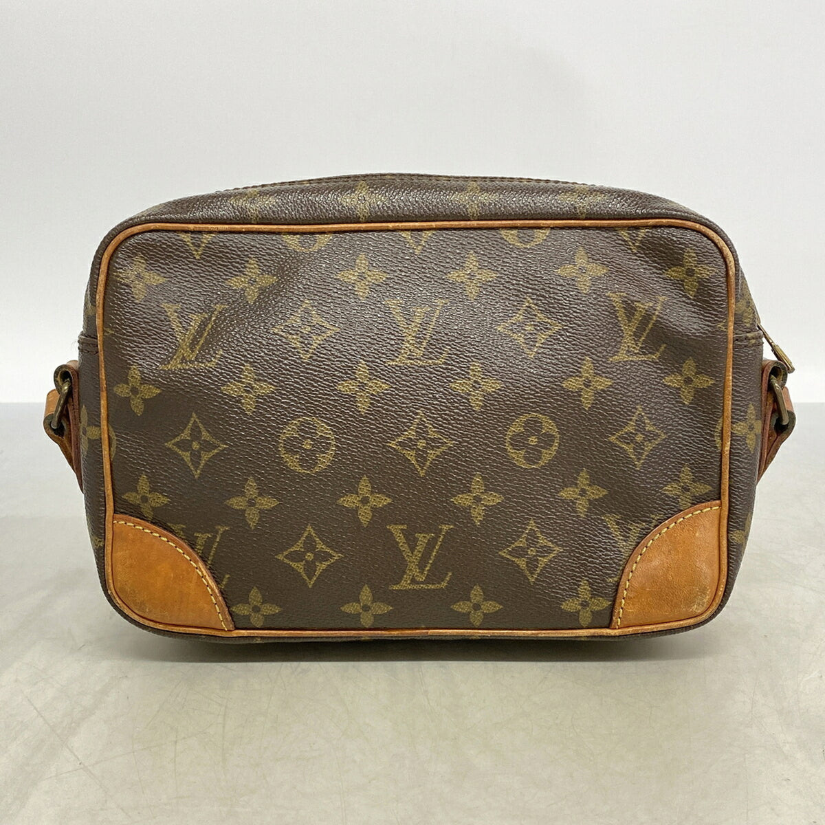 Louis Vuitton Brown Shoulder Bag (Pre-Owned)