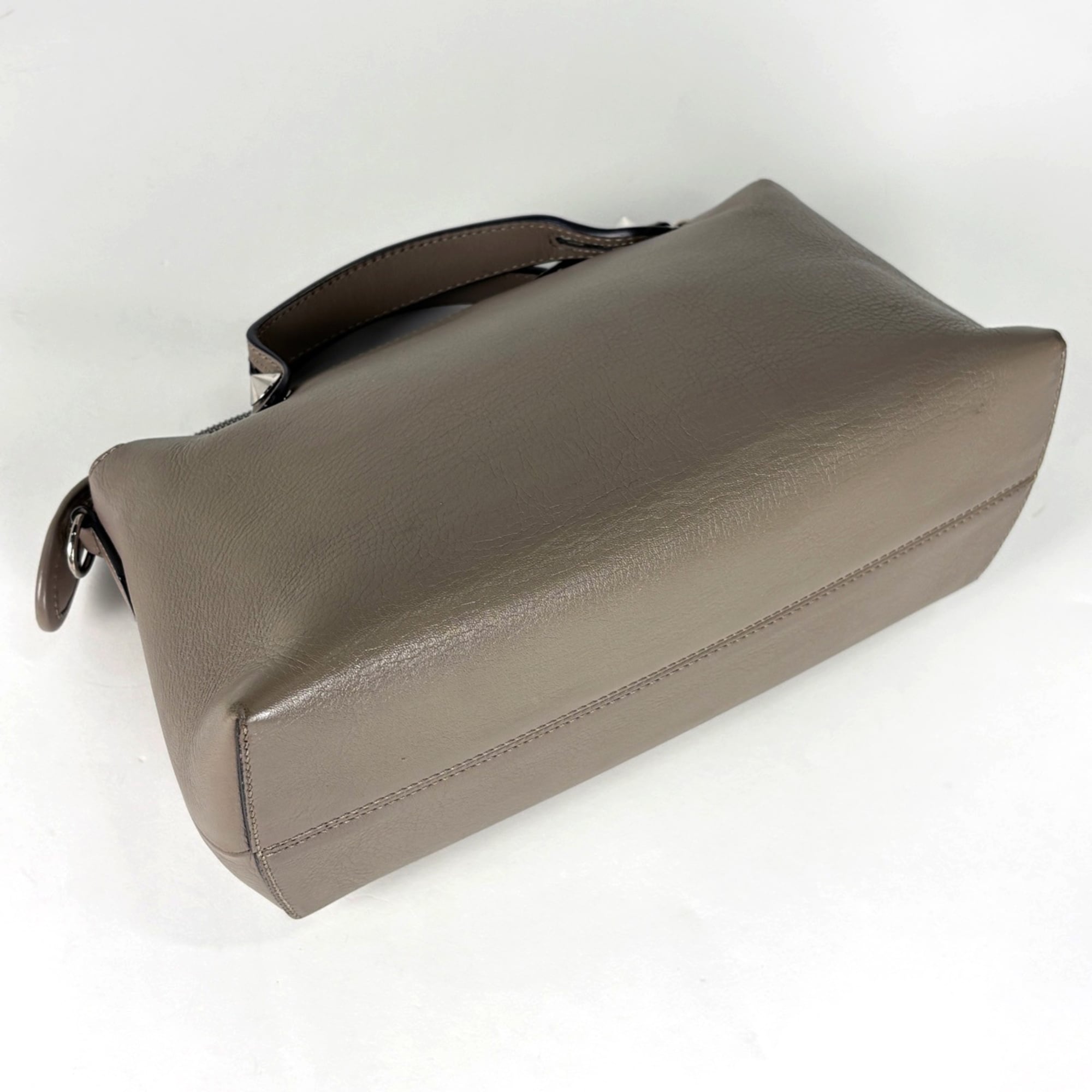 Fendi Gray Leather Handbag Shoulder Bag (Pre-Owned)