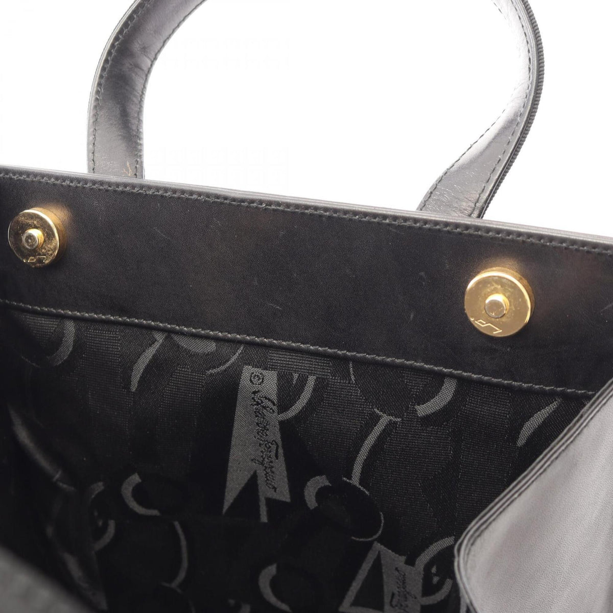 Salvatore Ferragamo Black Leather Handbag (Pre-Owned)