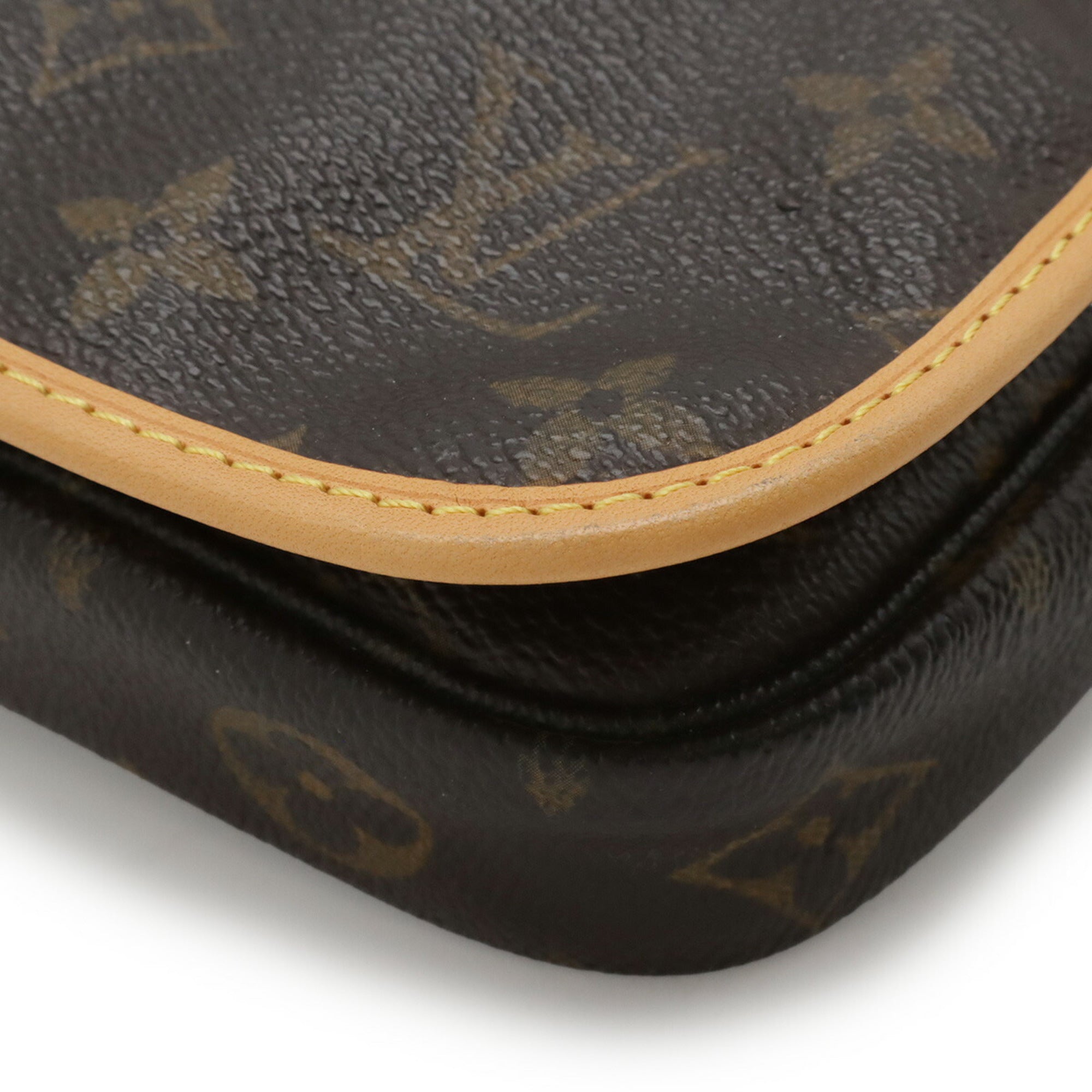 Louis Vuitton Brown Monogram Monogram Shoulder Bag Sling Bag (Pre-Owned)