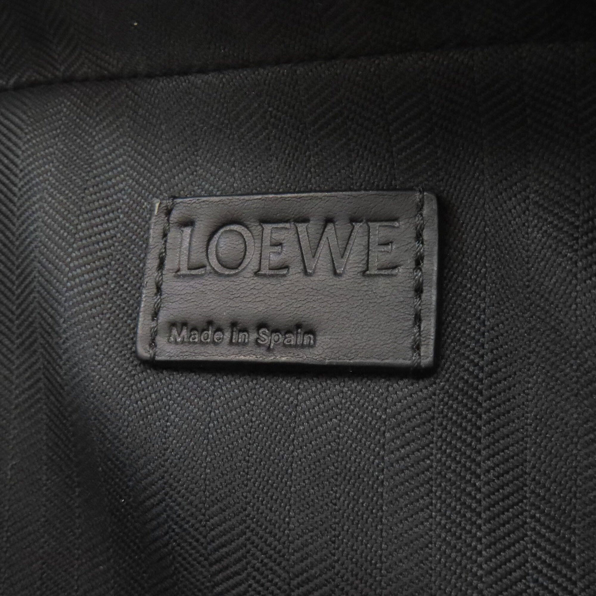 Loewe Black Leather Shoulder Bag (Pre-Owned)